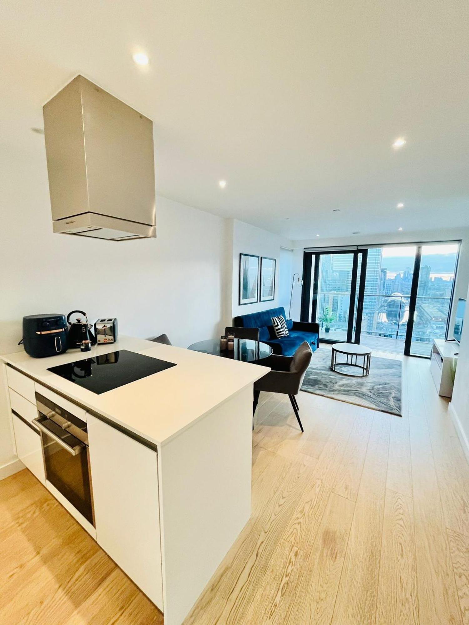 Modern Canary Wharf - Prime For Business & Family - Near Tube Access Londres