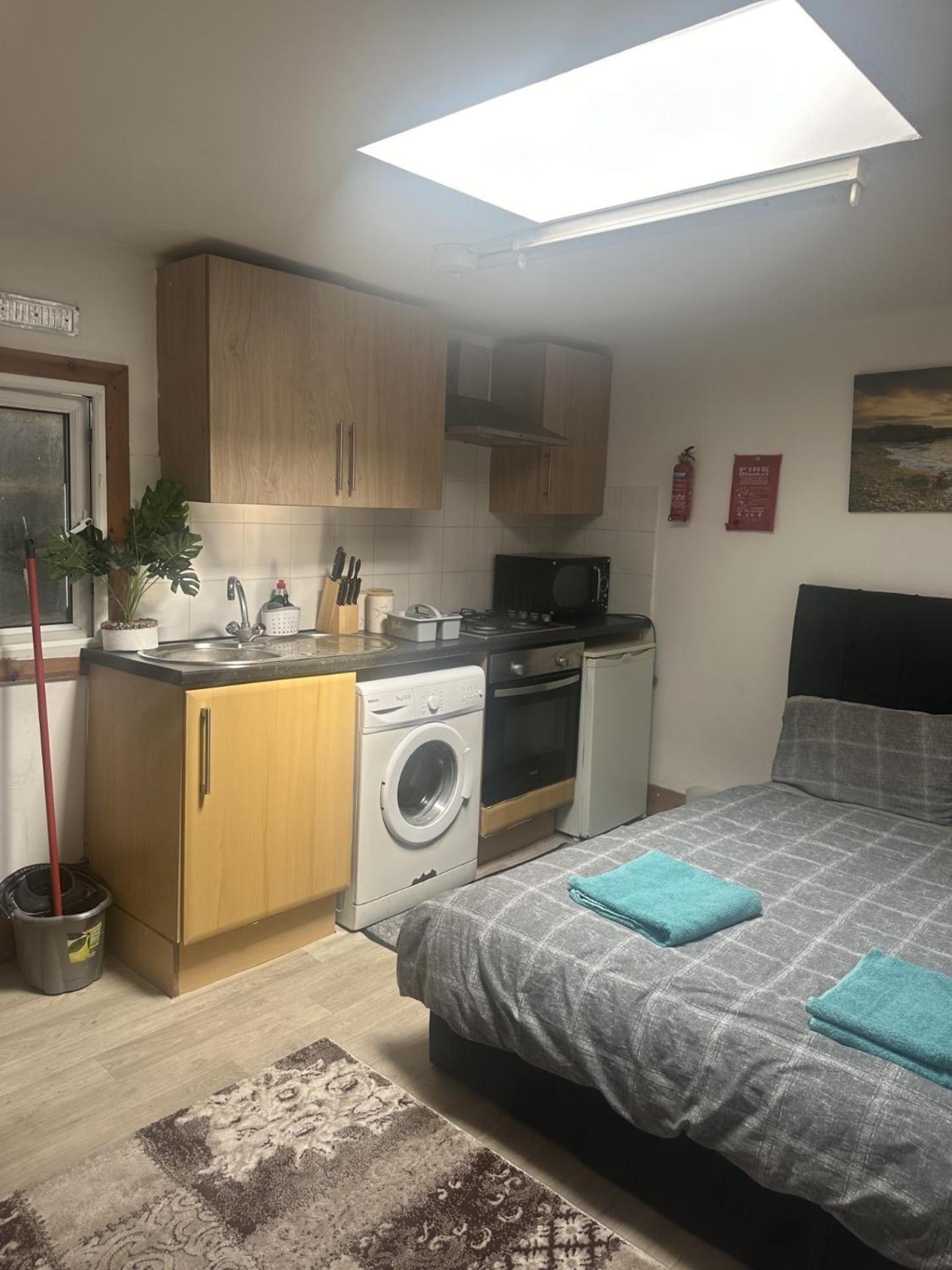 Leyton Orient Stduio Flat * London