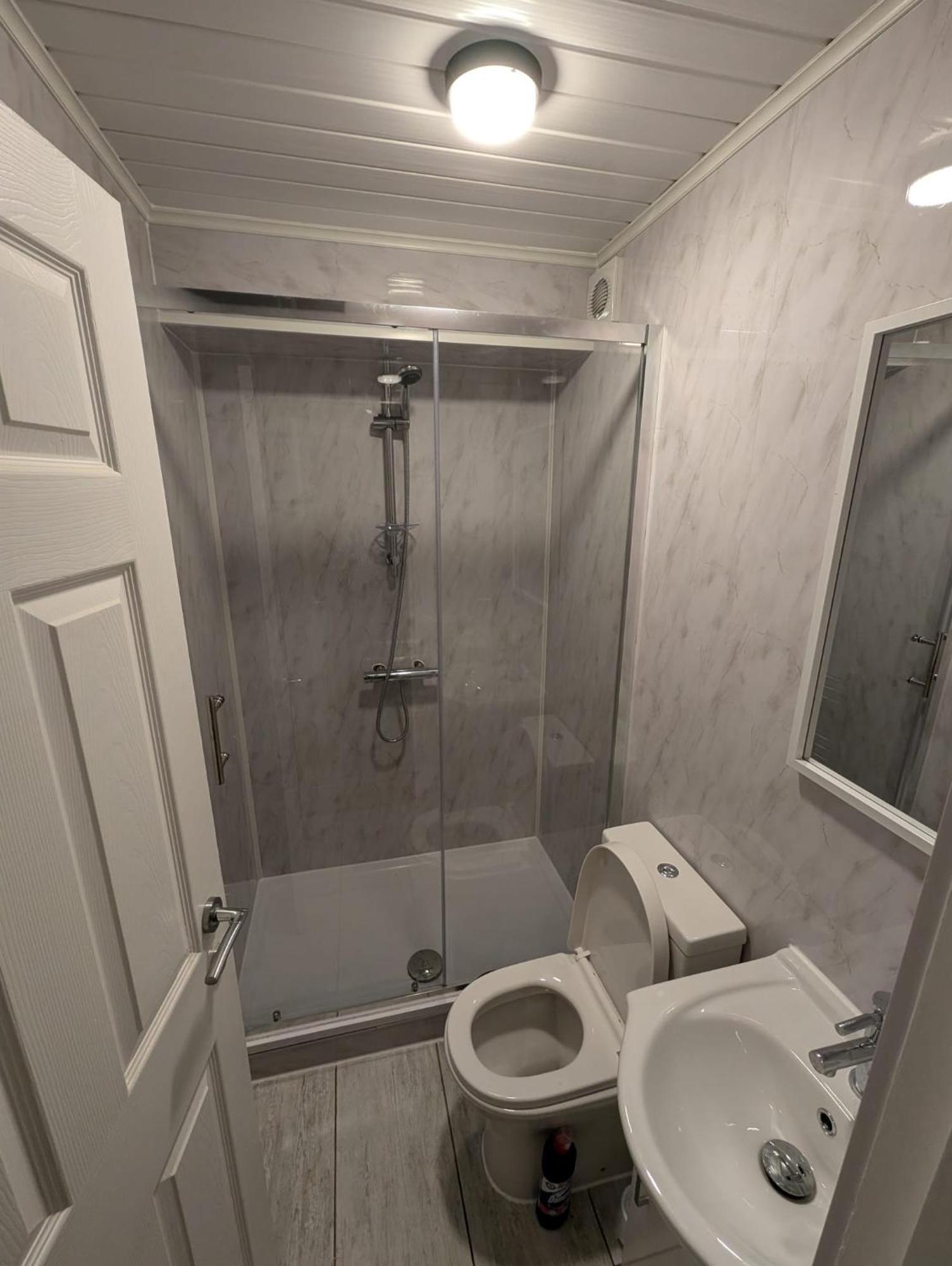 En-suite Double - Leytonstone E11 Gasthof *