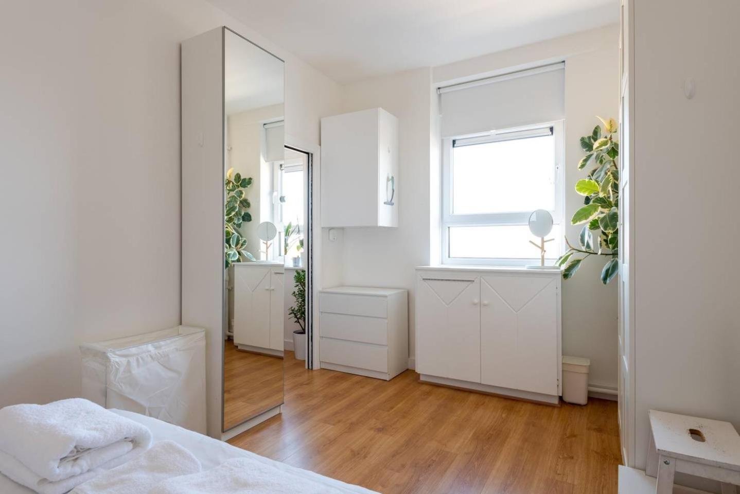 Guestready - 1br Flat Ideally Located In Zone 2 Fits 3 *