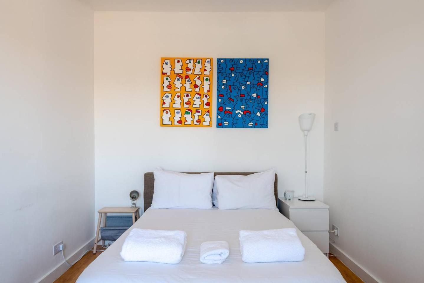 Guestready - 1br Flat Ideally Located In Zone 2 Fits 3 *