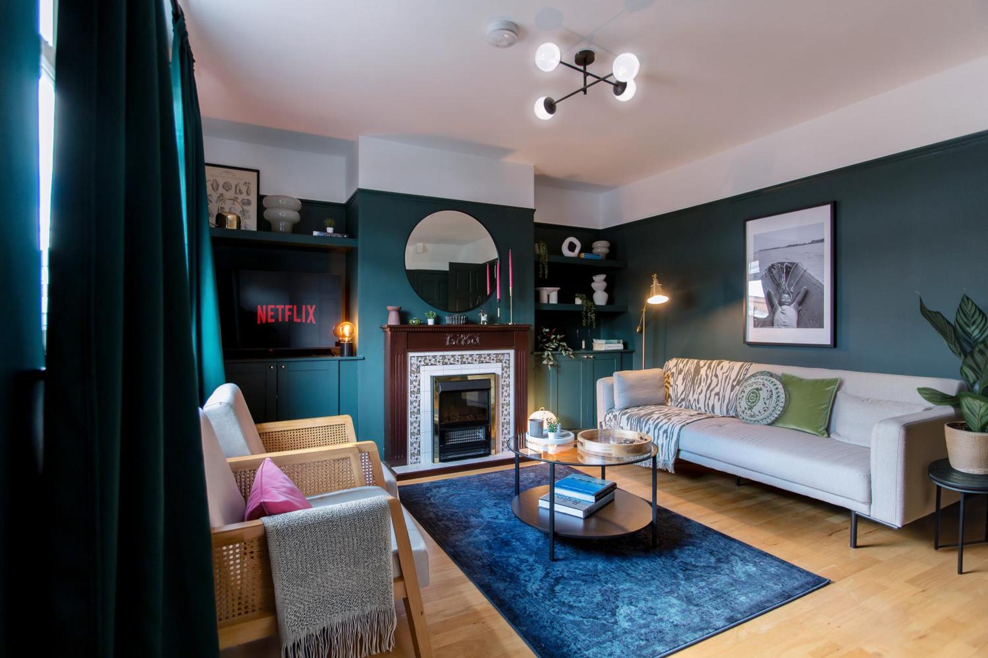 Casa de férias 3-bed House - Next To Olympic Park & Westfield *