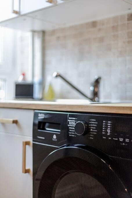 Bright, Modernised Close To Borough Market