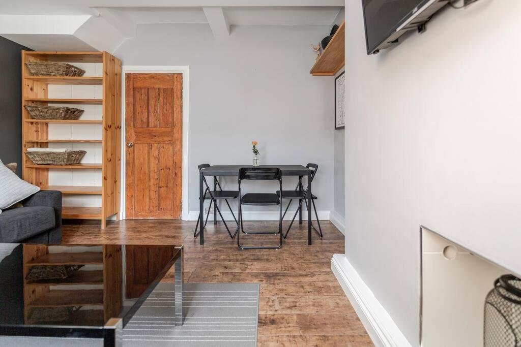 Bright, Modernised Close To Borough Market