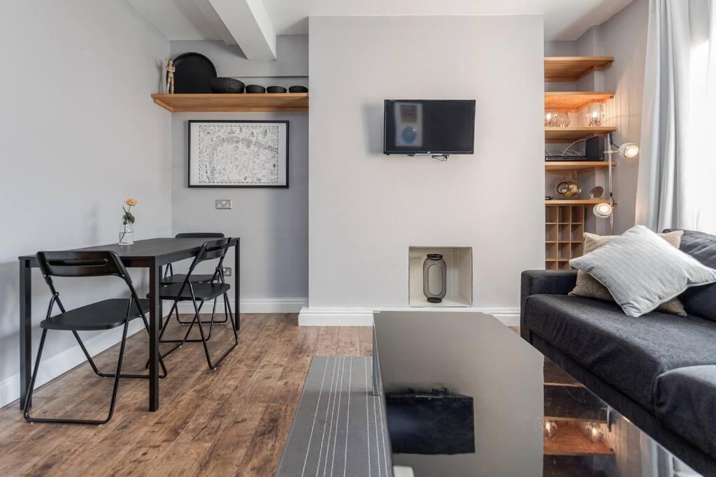 Bright, Modernised Close To Borough Market London