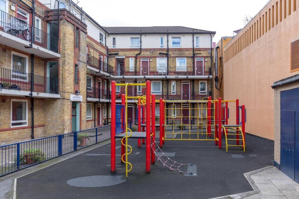 Bright, Modernised Close To Borough Market Apartment London