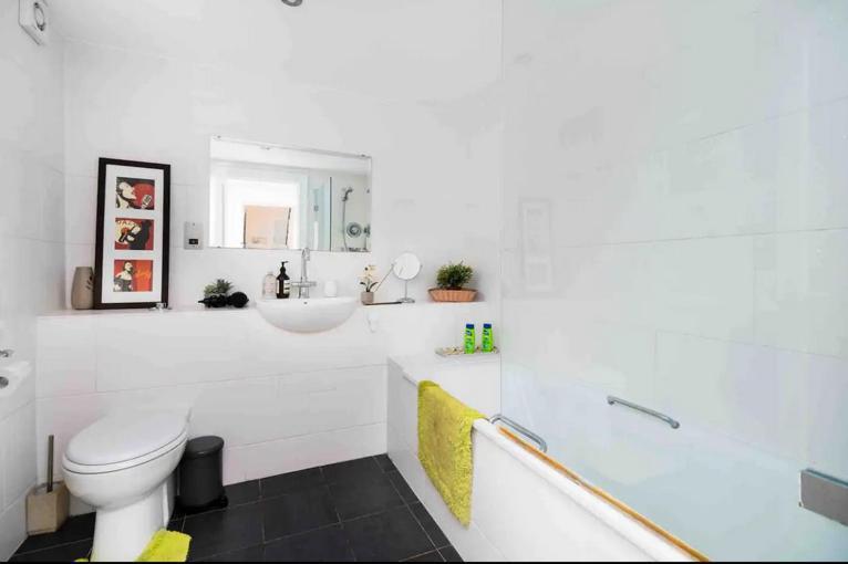 Live In Garden Hut Cinema With Hot Tub Habitación en casa particular *