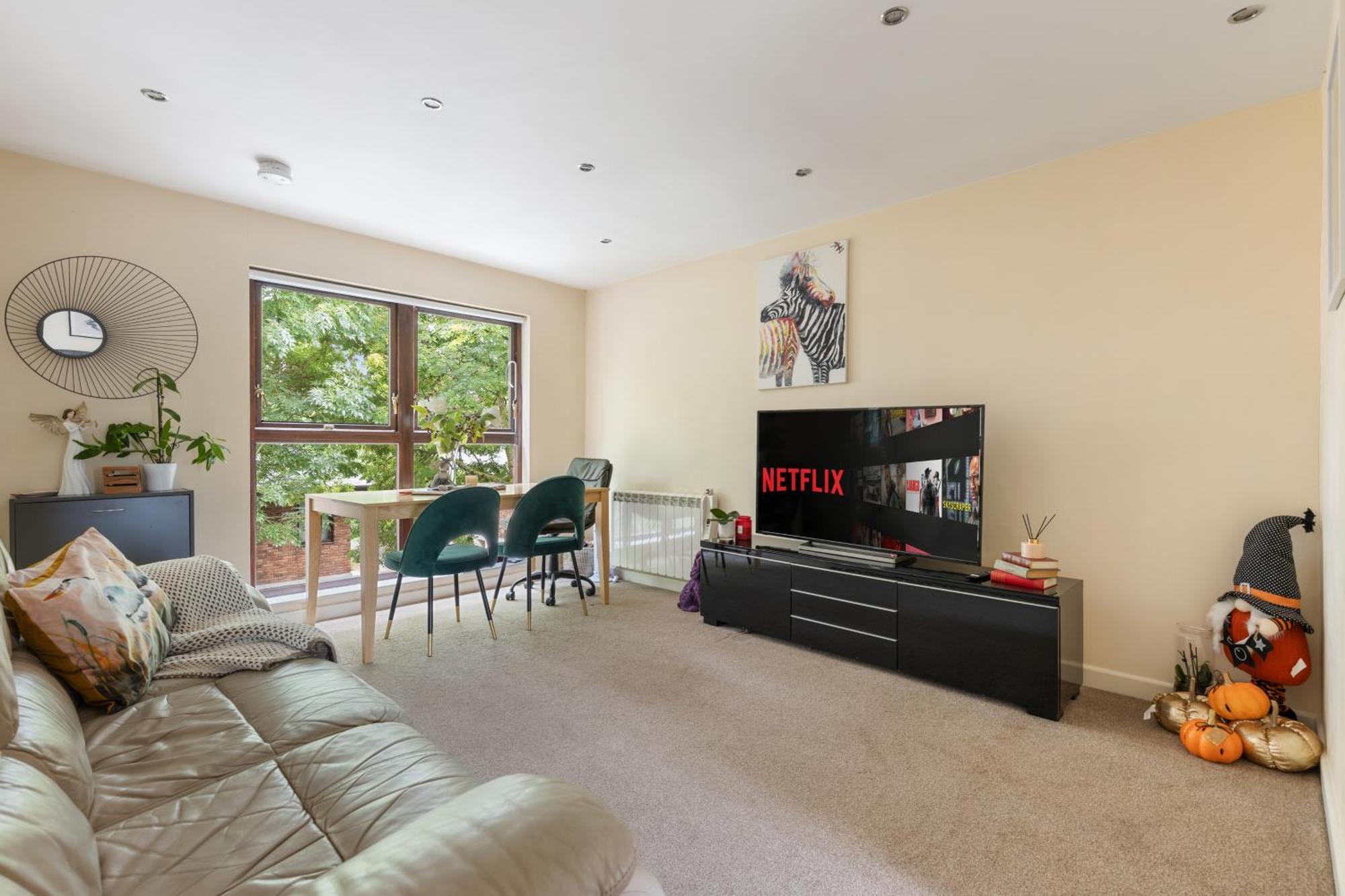 Canada Water Entire One-bedroom * London