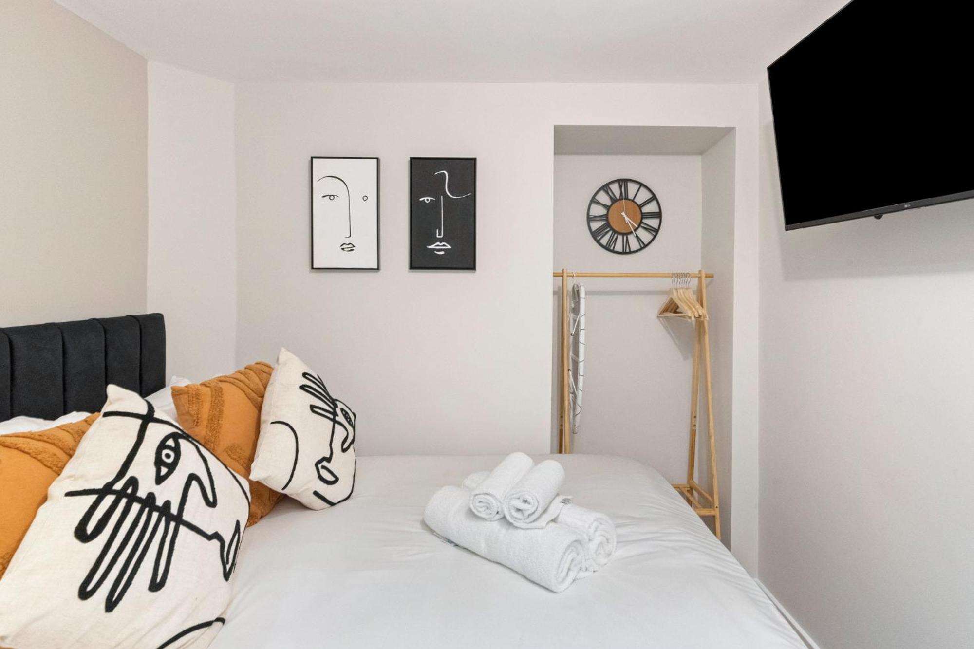 Apartamento Chic Pad: Modern Retreat