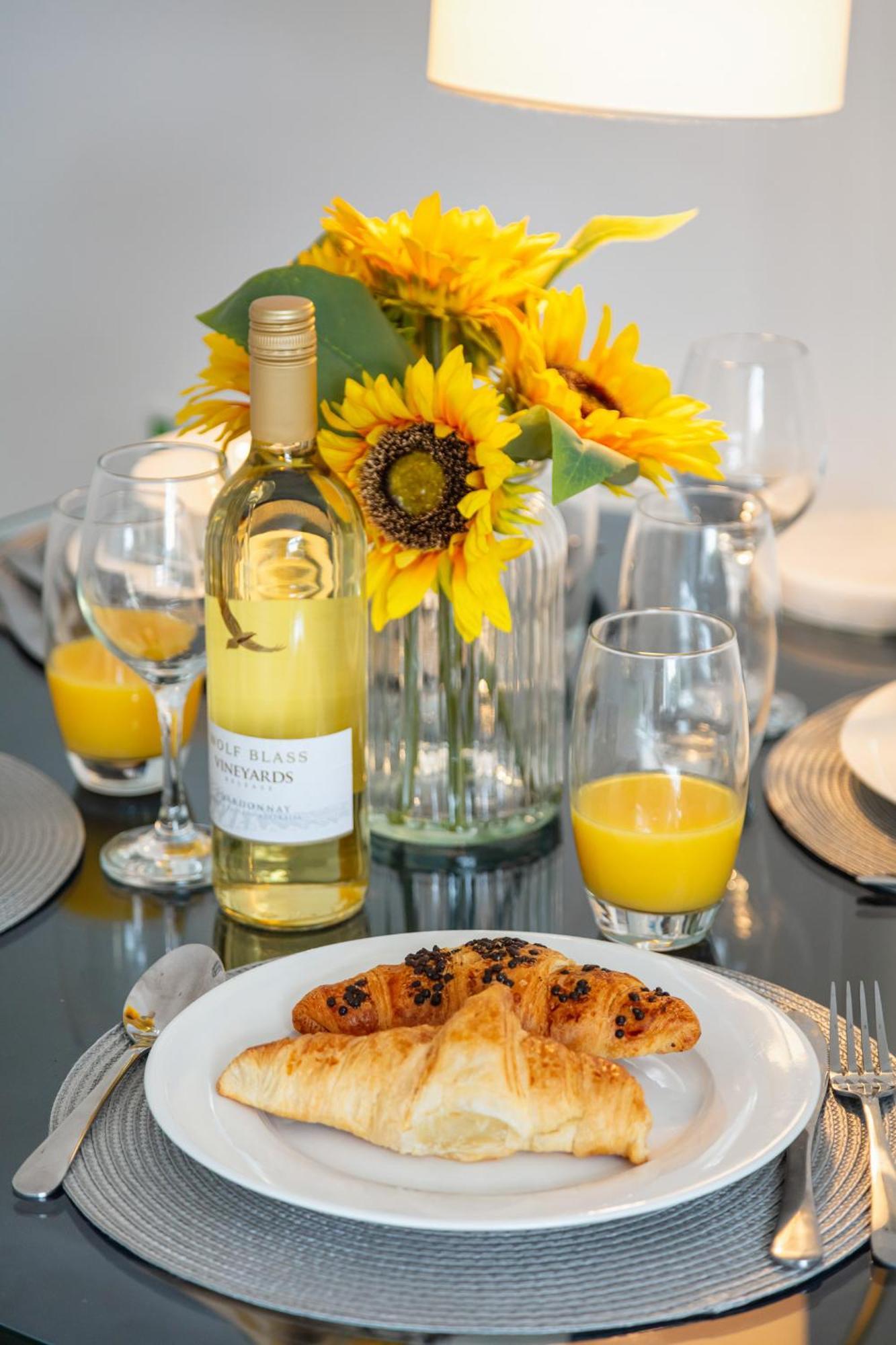 Gem - 2 Bed House, 6 Mins From Liverpool Street, Shops & Restaurants Hébergement de vacances *