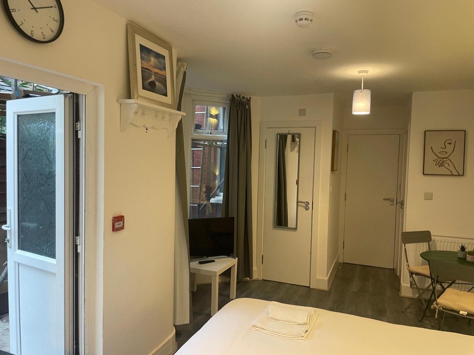Amazing Studios 2 - East London * Londen
