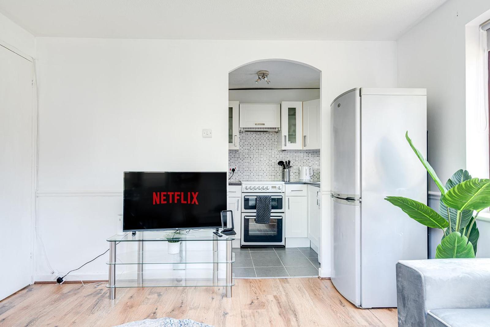 Canadawater-2bedroom-1bathroom-wifi-free Parking Apartamento