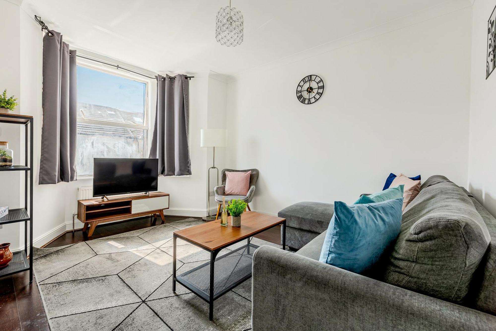Bright 2br Flat, Forest Gate, East Appartement *