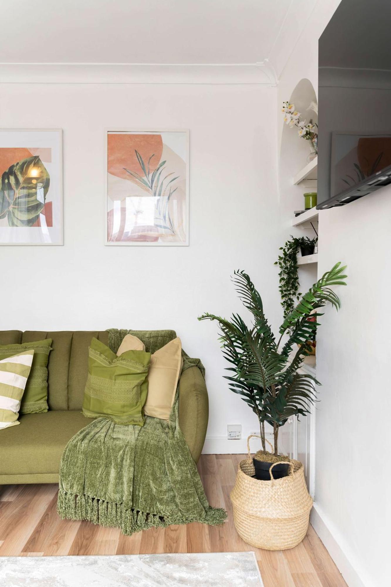 Stylish 3-bedroom Apartment *