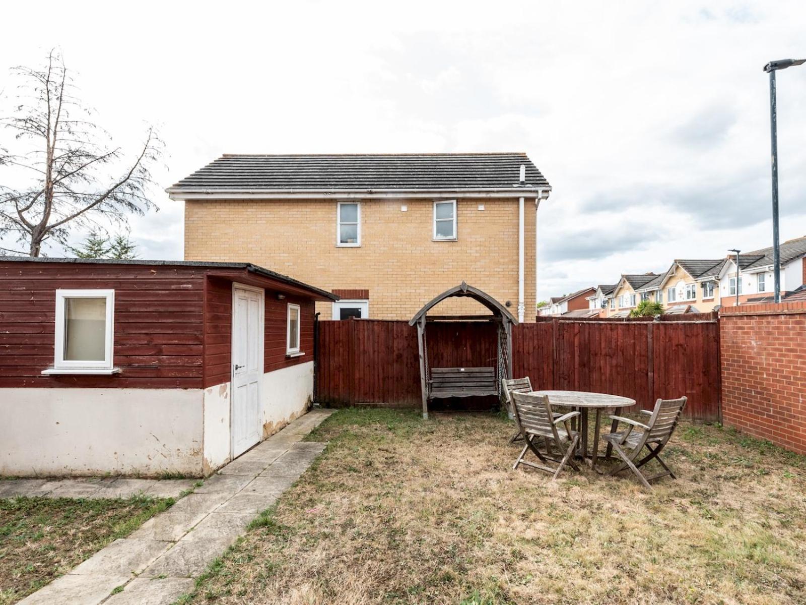 4 Bed House In Greater Parking Pass The Keys Hébergement de vacances *