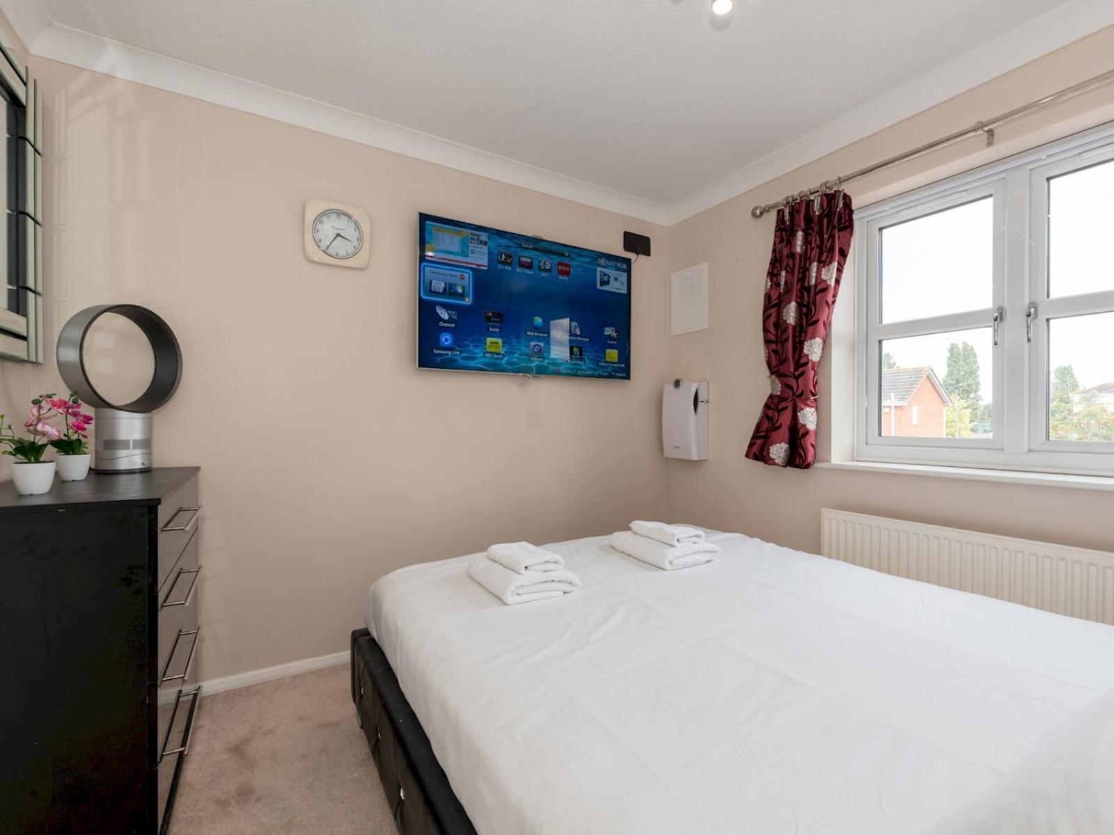 Hébergement de vacances 4 Bed House In Greater Parking Pass The Keys