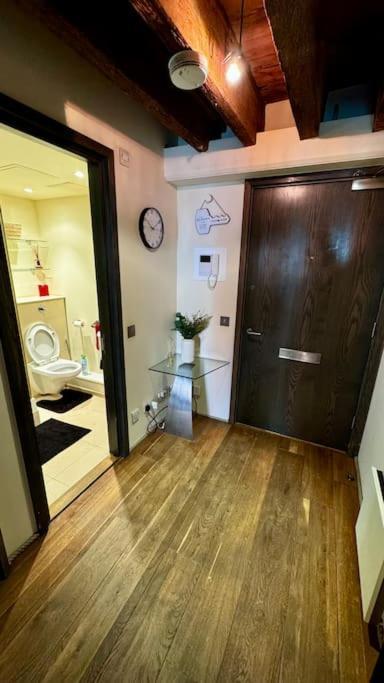 Vibrant Riverside Canary Wharf Apartamento
