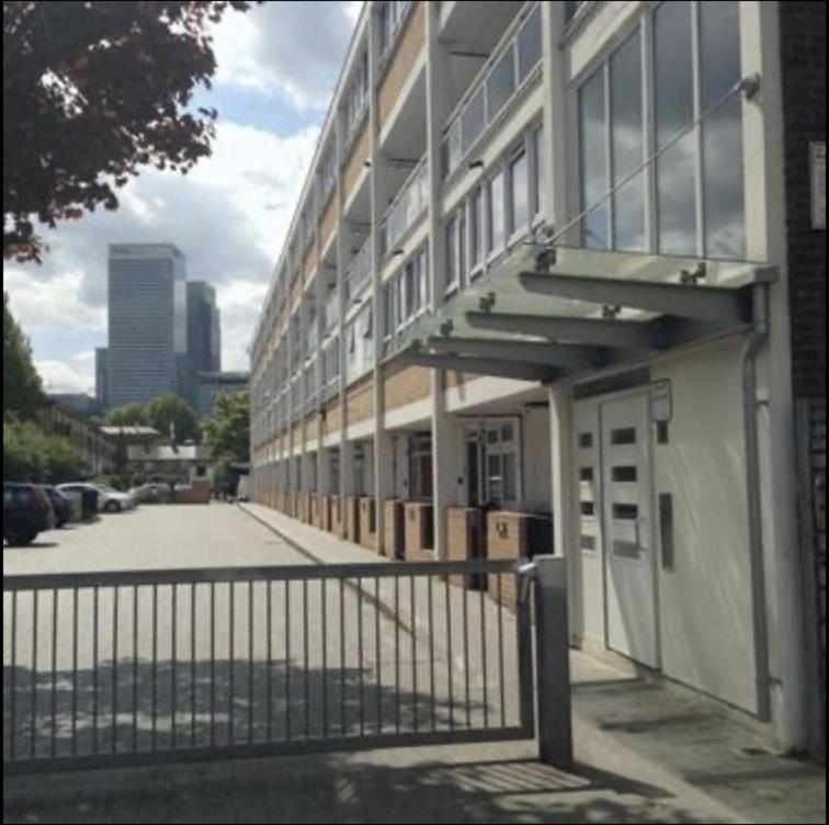 Elgin House, Poplar, E14 Capsule hotel *