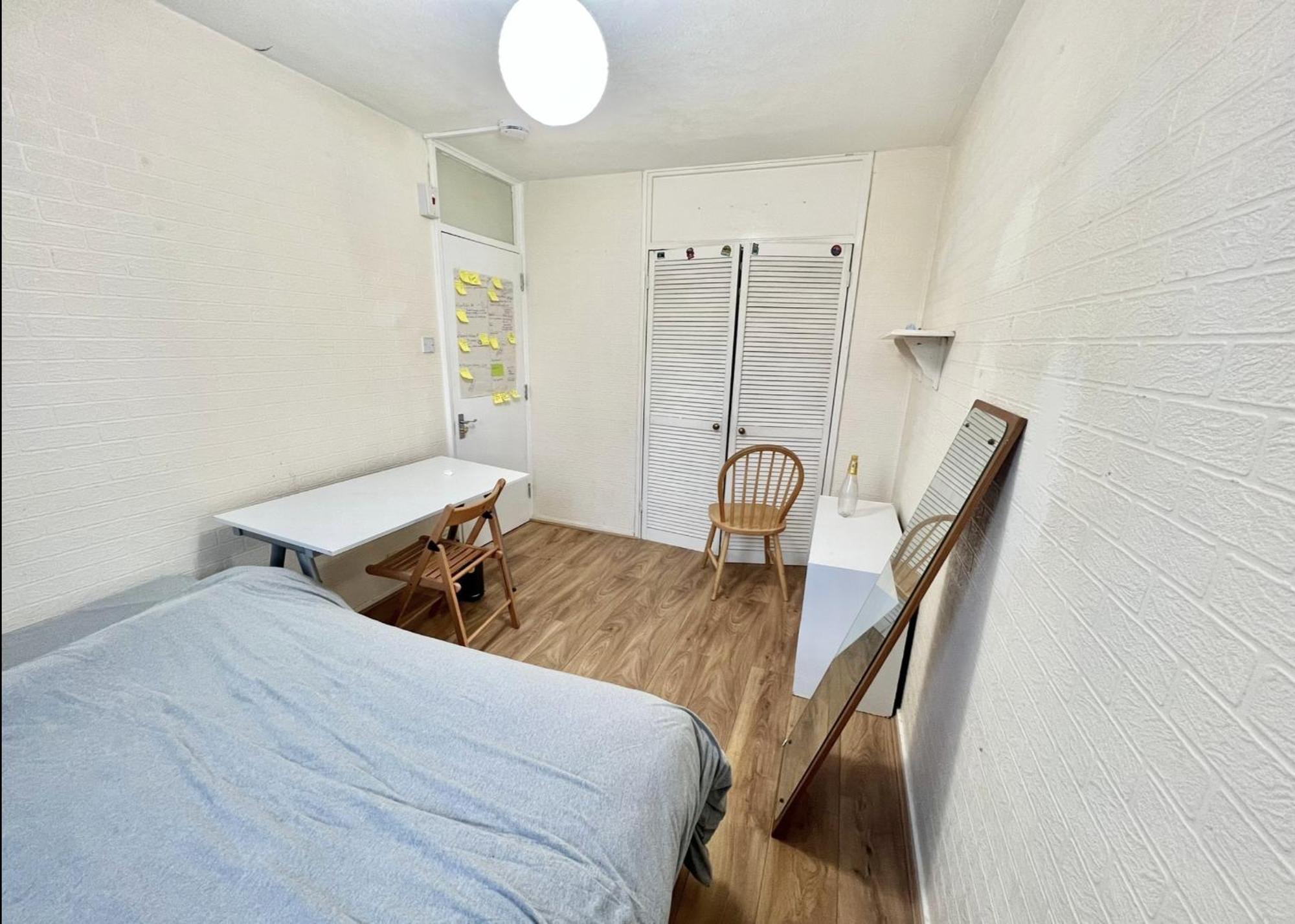 Capsule hotel Elgin House, Poplar, E14