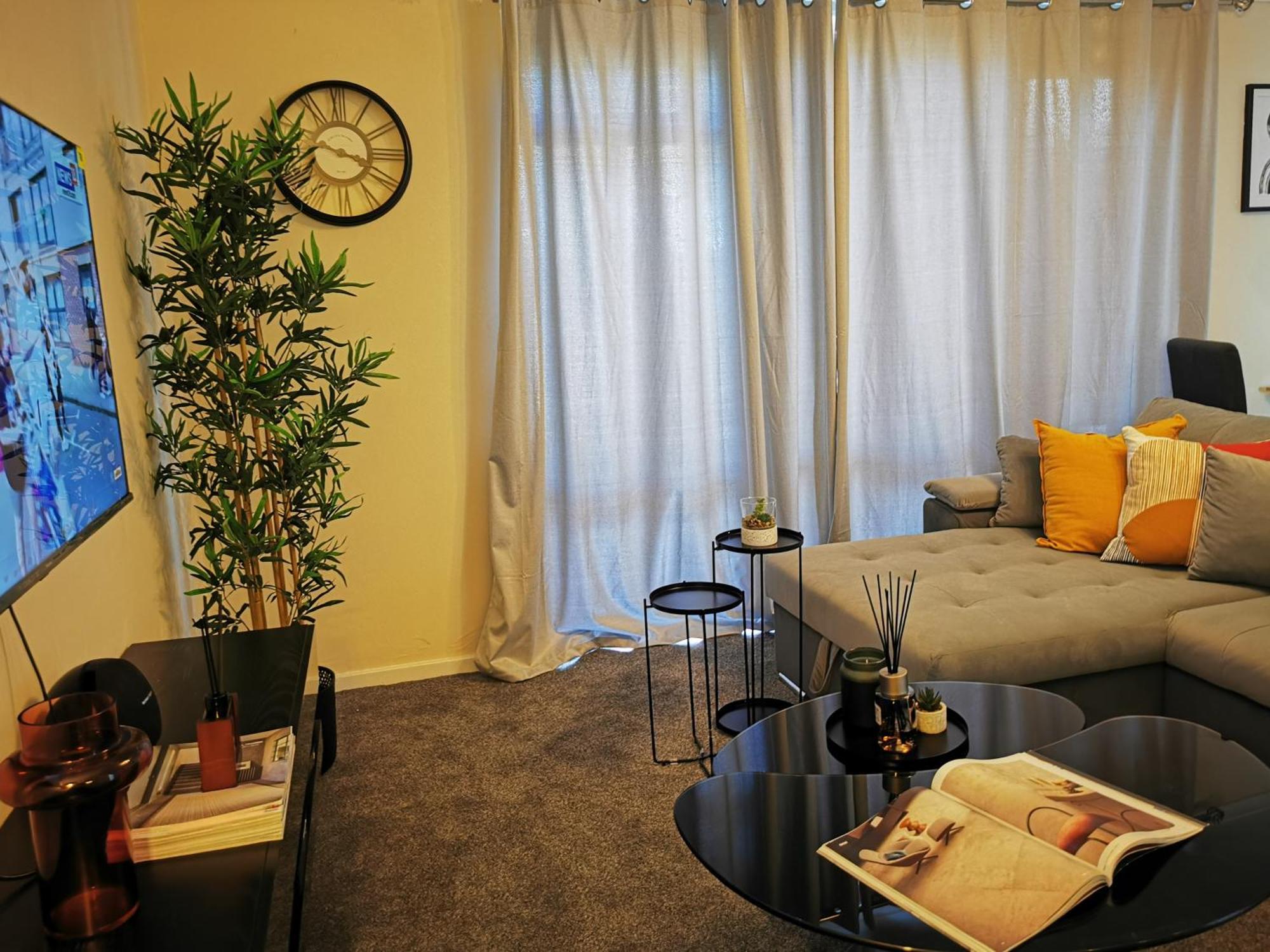 Charming House With 3 Bedrooms Near O2arena *