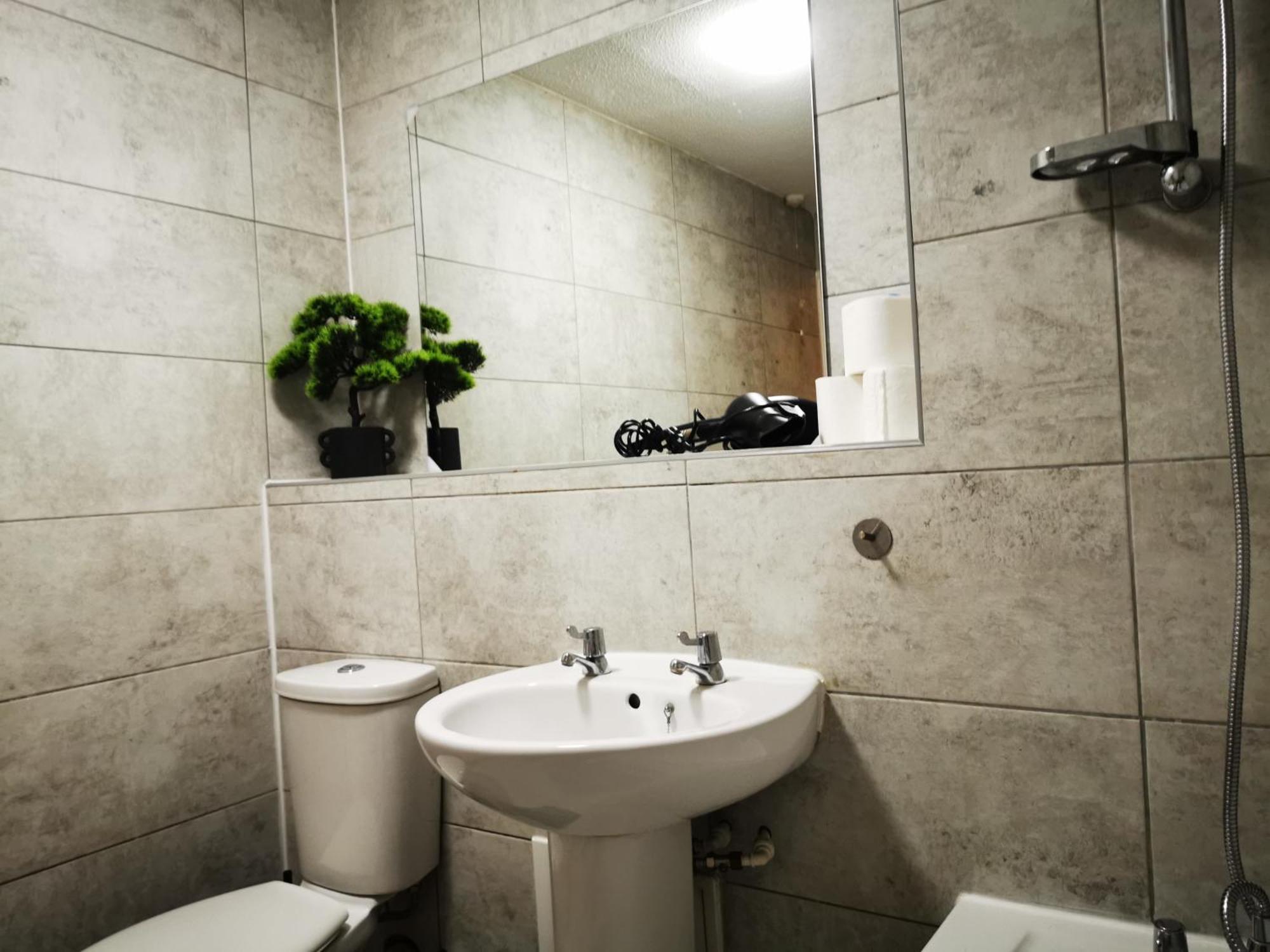 Charming House With 3 Bedrooms Near O2arena