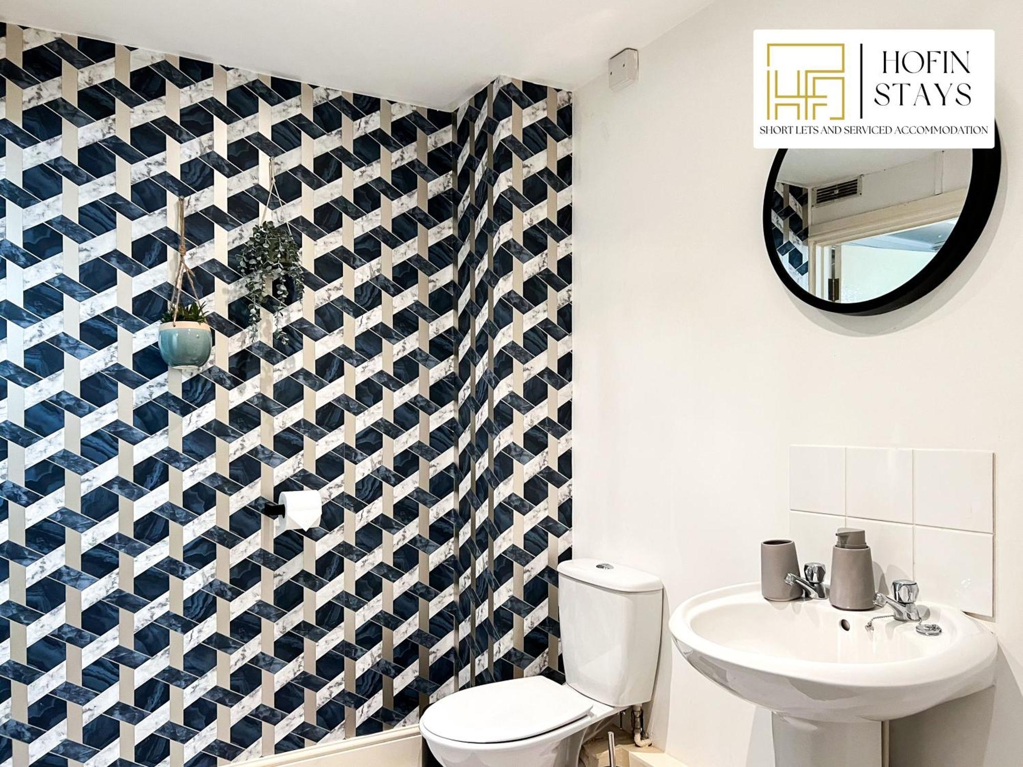 Last-minute Specials L Premium On 2 Double Bed For 6 Guests L Deals L Hofin Short Lets & Serviced