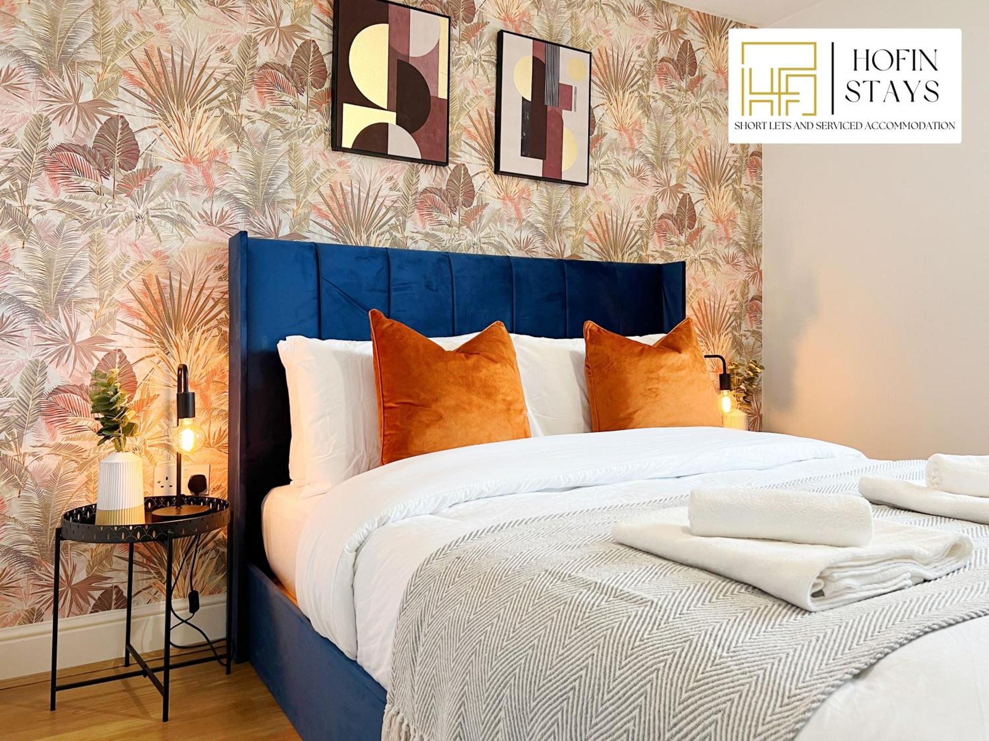 Last-minute Specials L Premium On 2 Double Bed For 6 Guests L Deals L Hofin Short Lets & Serviced Londen