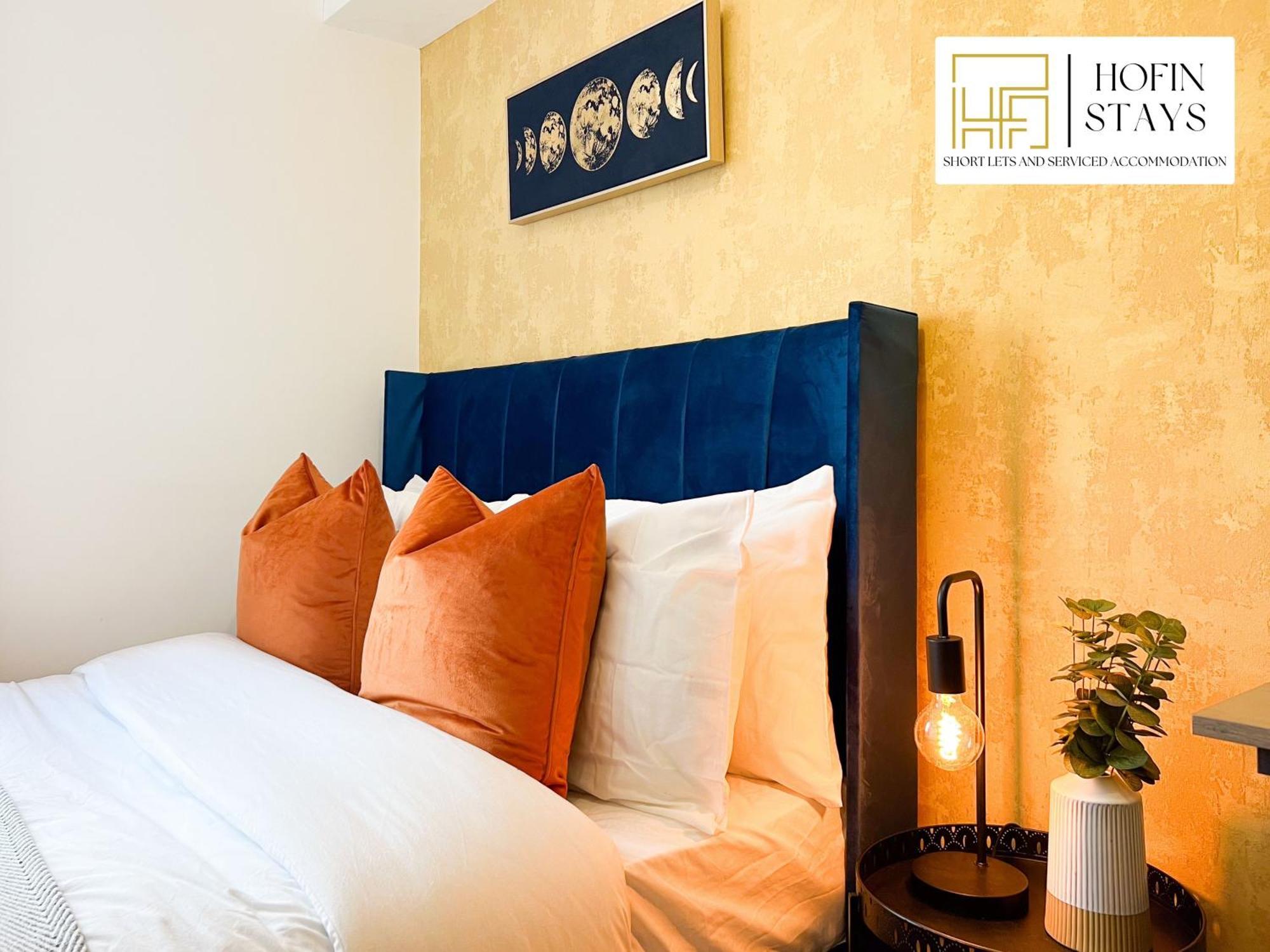 Last-minute Specials L Premium On 2 Double Bed For 6 Guests L Deals L Hofin Short Lets & Serviced * Londen