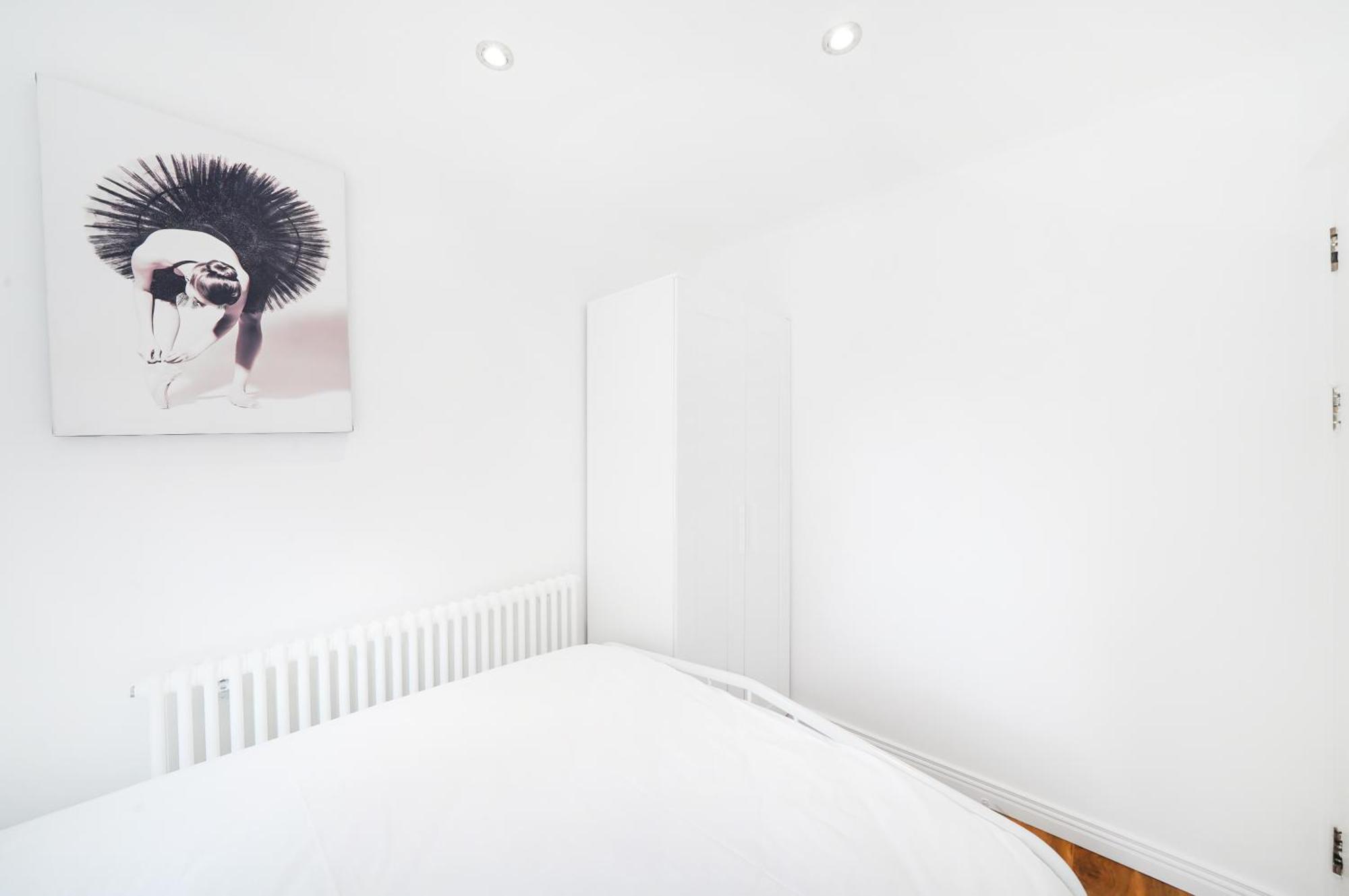 A Beautiful Stylish 2 Bedroom -city Of Apartment *