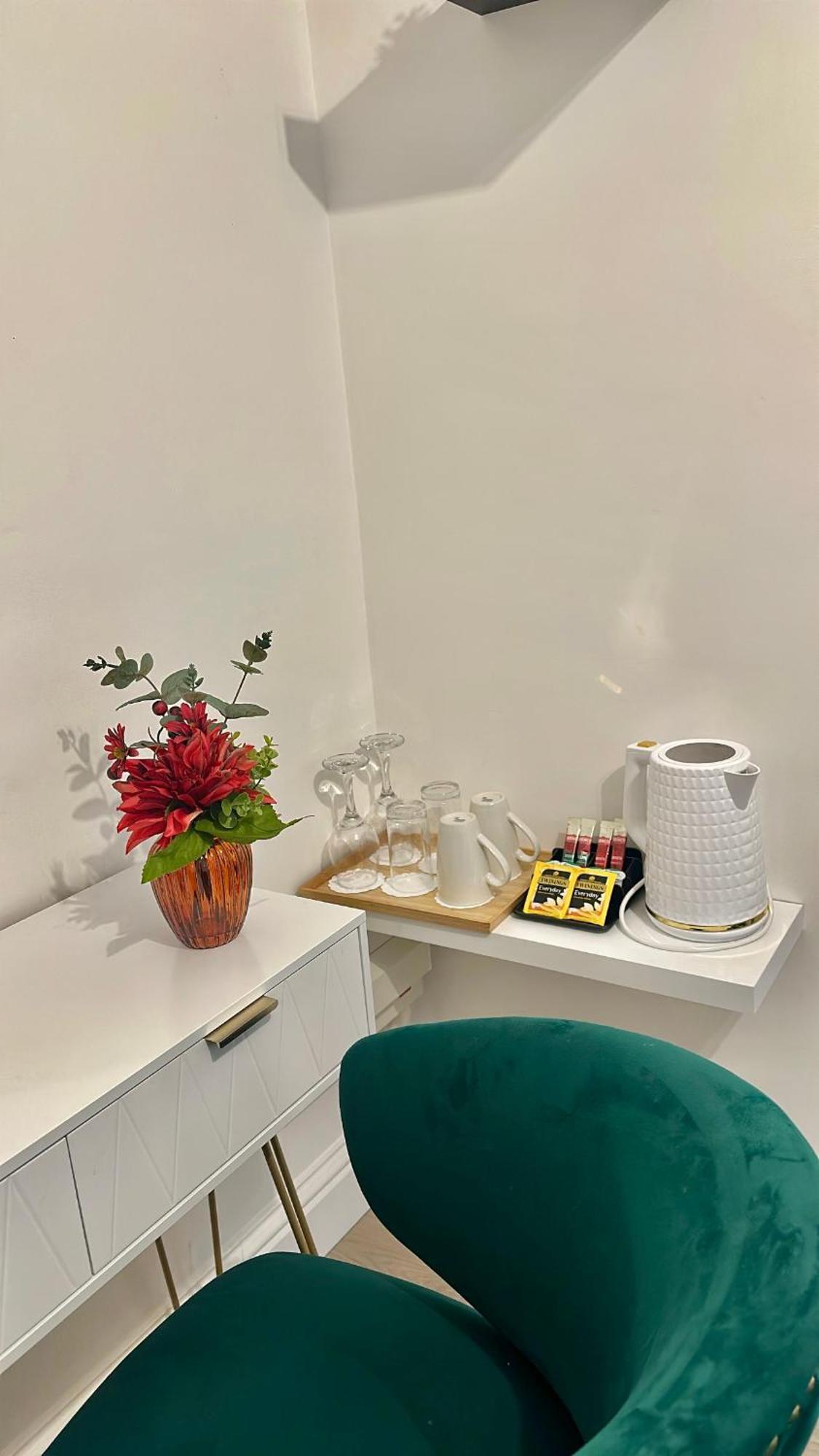 The Luxe En-suite In Stratford Homestay *