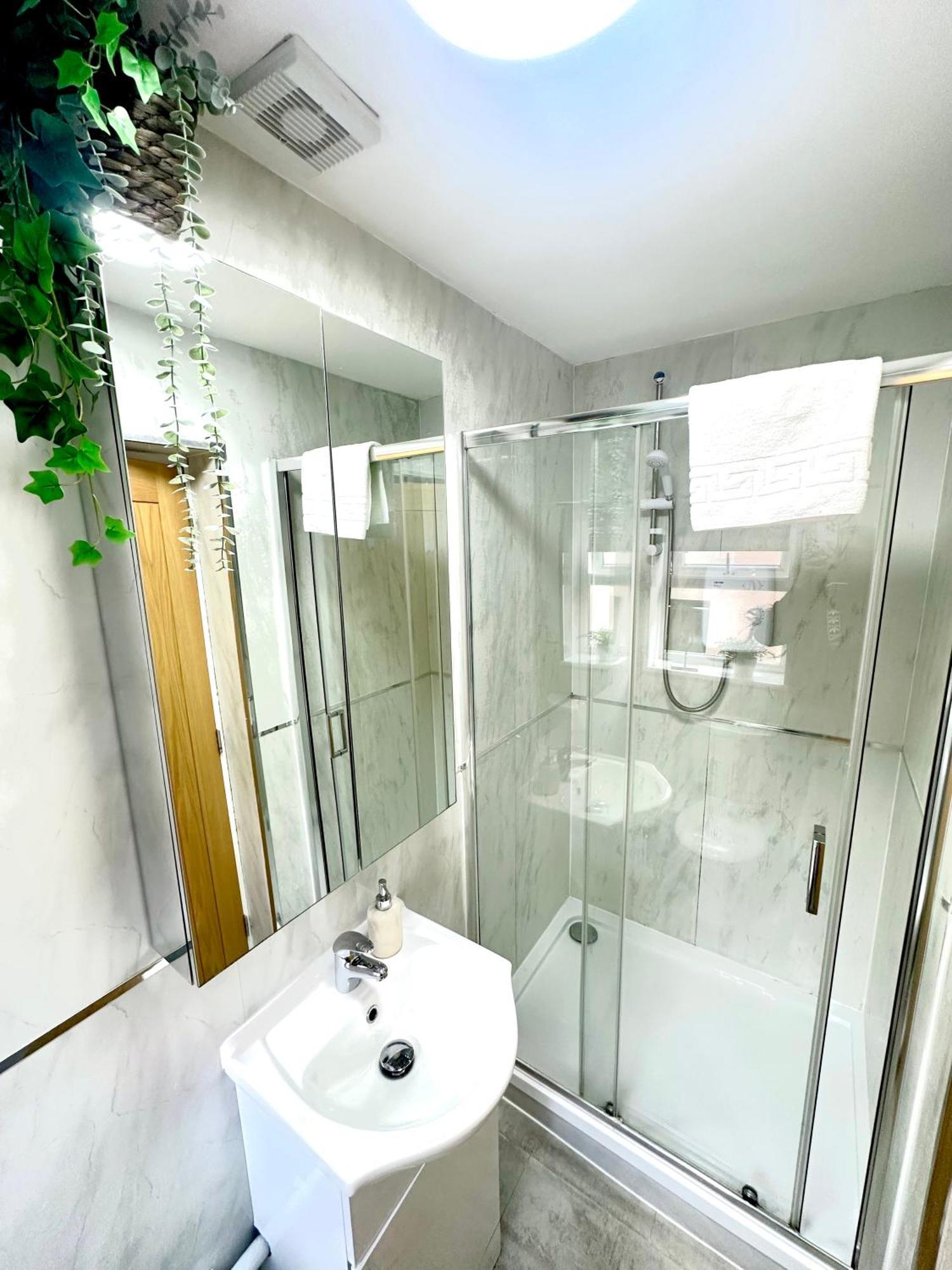 Homestay The Luxe En-suite In Stratford *