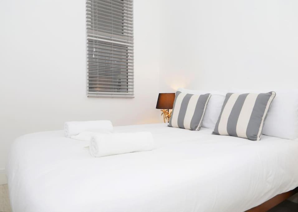 Appartement Stylish Flat With Garden, Close To