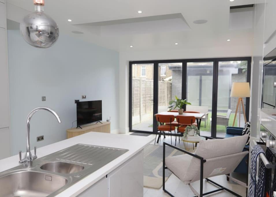 Stylish Flat With Garden, Close To Londen