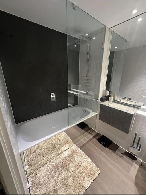Lushpen - O2 Arena Apartamento