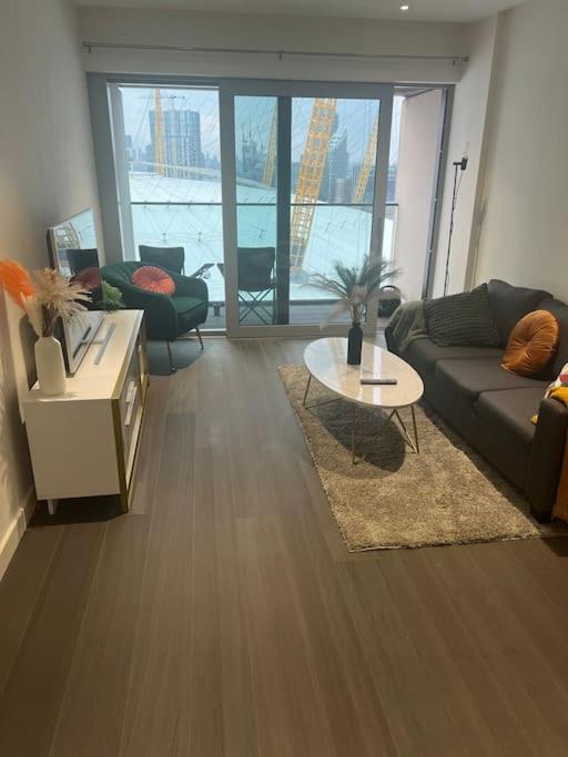 Lushpen - O2 Arena Apartamento
