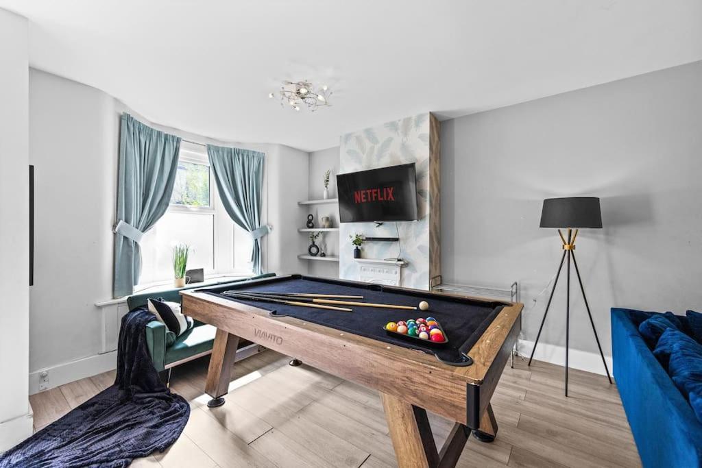 Charming Leytonstone 5 Bed - Londres