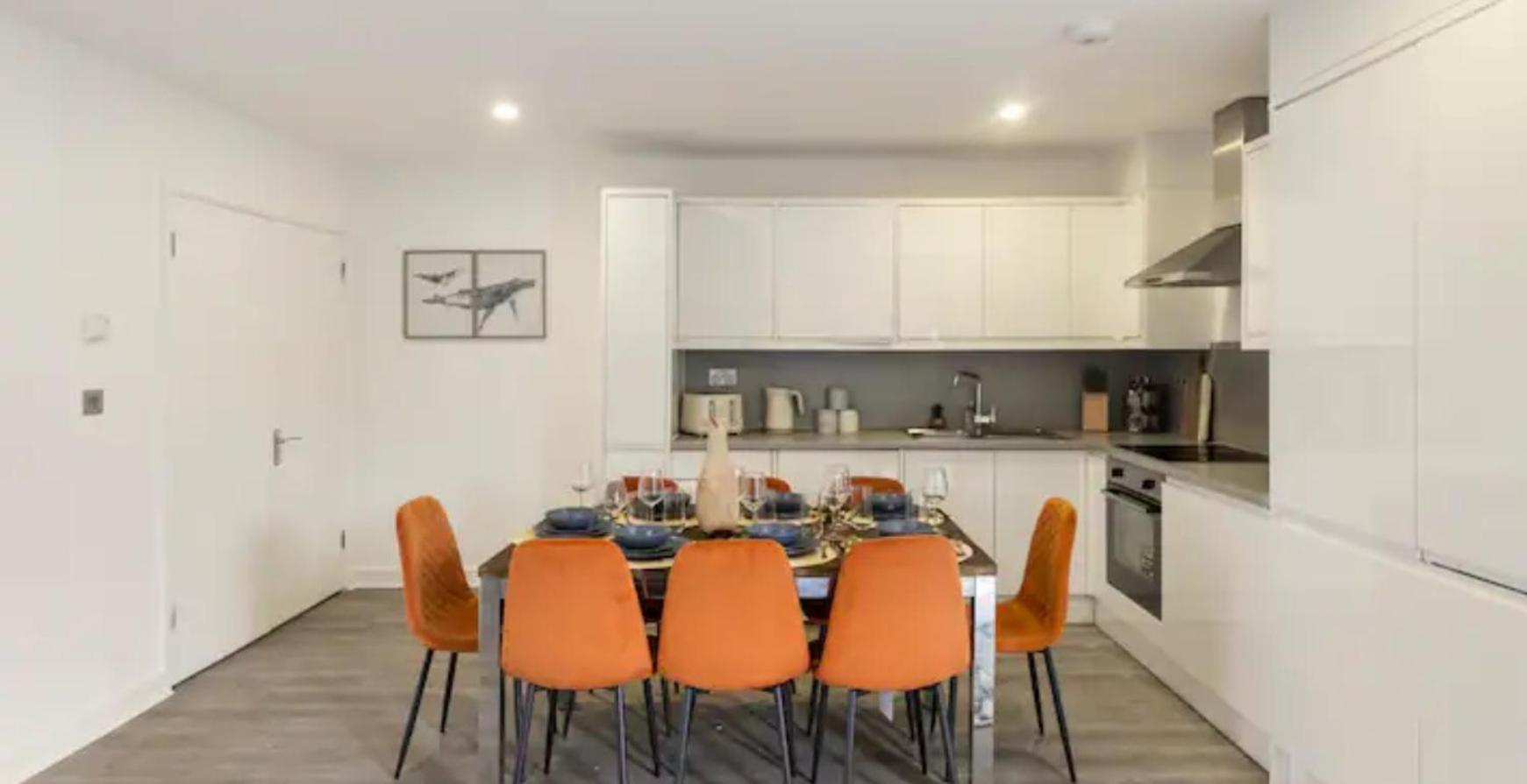 3 Bedrooms 2baths 3 Toilets Excel City Airport O2 Sleeps Up To 7, Apartamento Londres