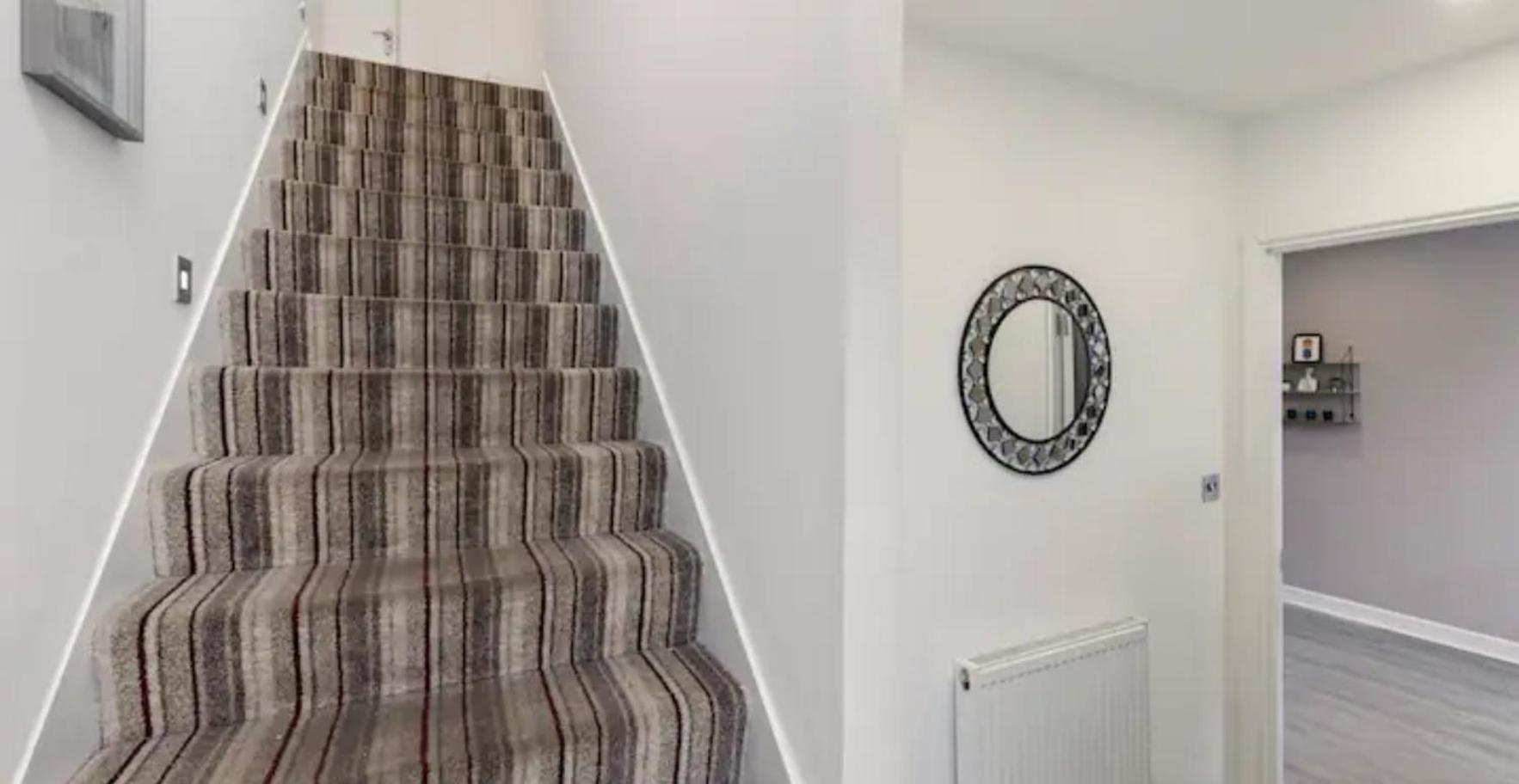 3 Bedrooms 2baths 3 Toilets Excel City Airport O2 Sleeps Up To 7, Londres
