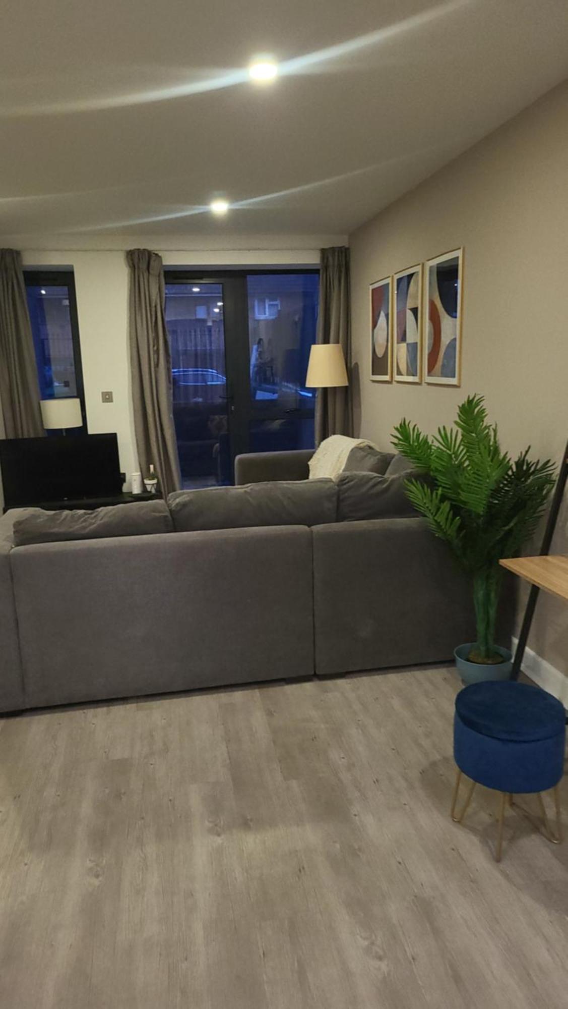3 Bedrooms 2baths 3 Toilets Excel City Airport O2 Sleeps Up To 7, * Londres