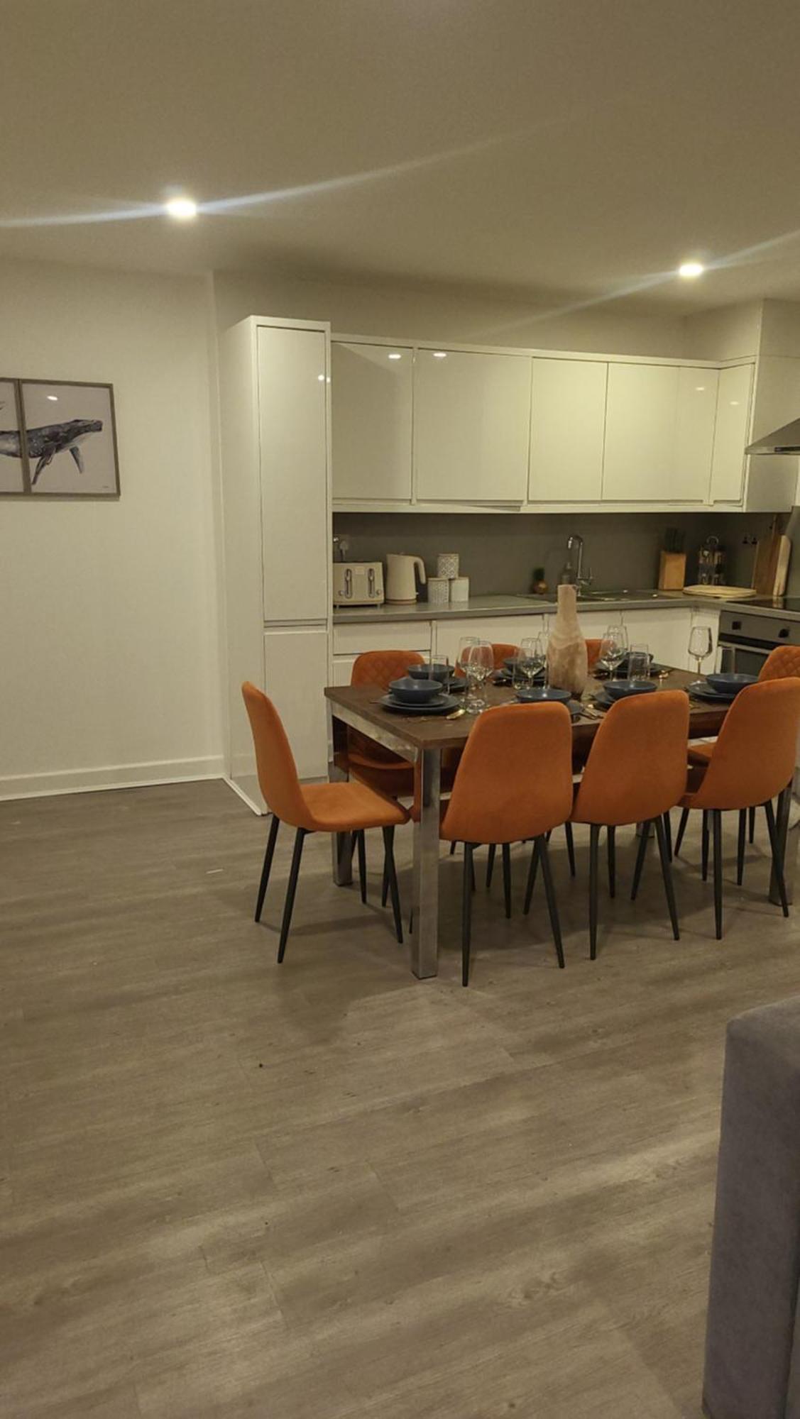 3 Bedrooms 2baths 3 Toilets Excel City Airport O2 Sleeps Up To 7, * Londres