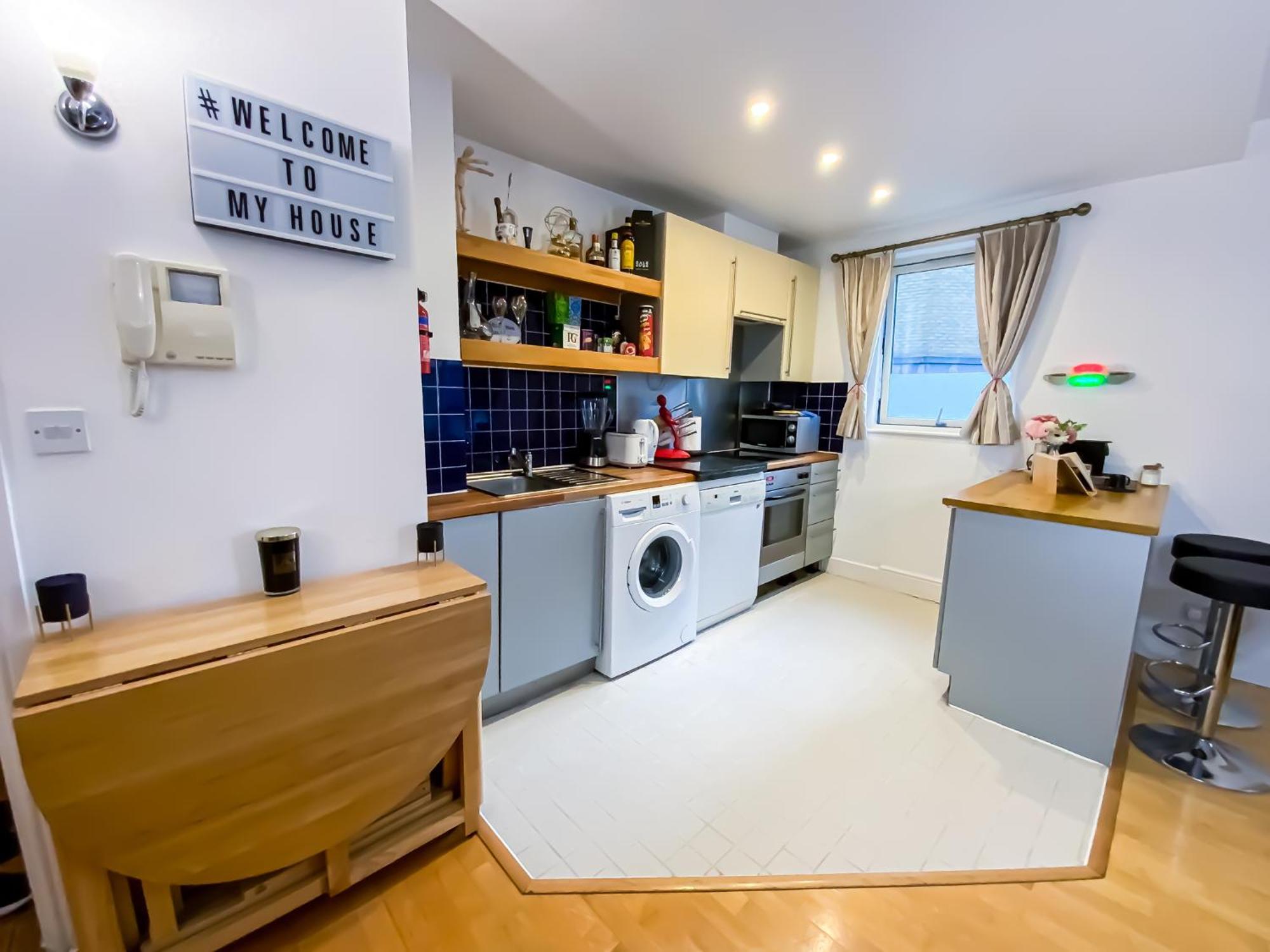 Lovely 1 Bedroom With Hottub, Sauna, Gym Appartement Londres