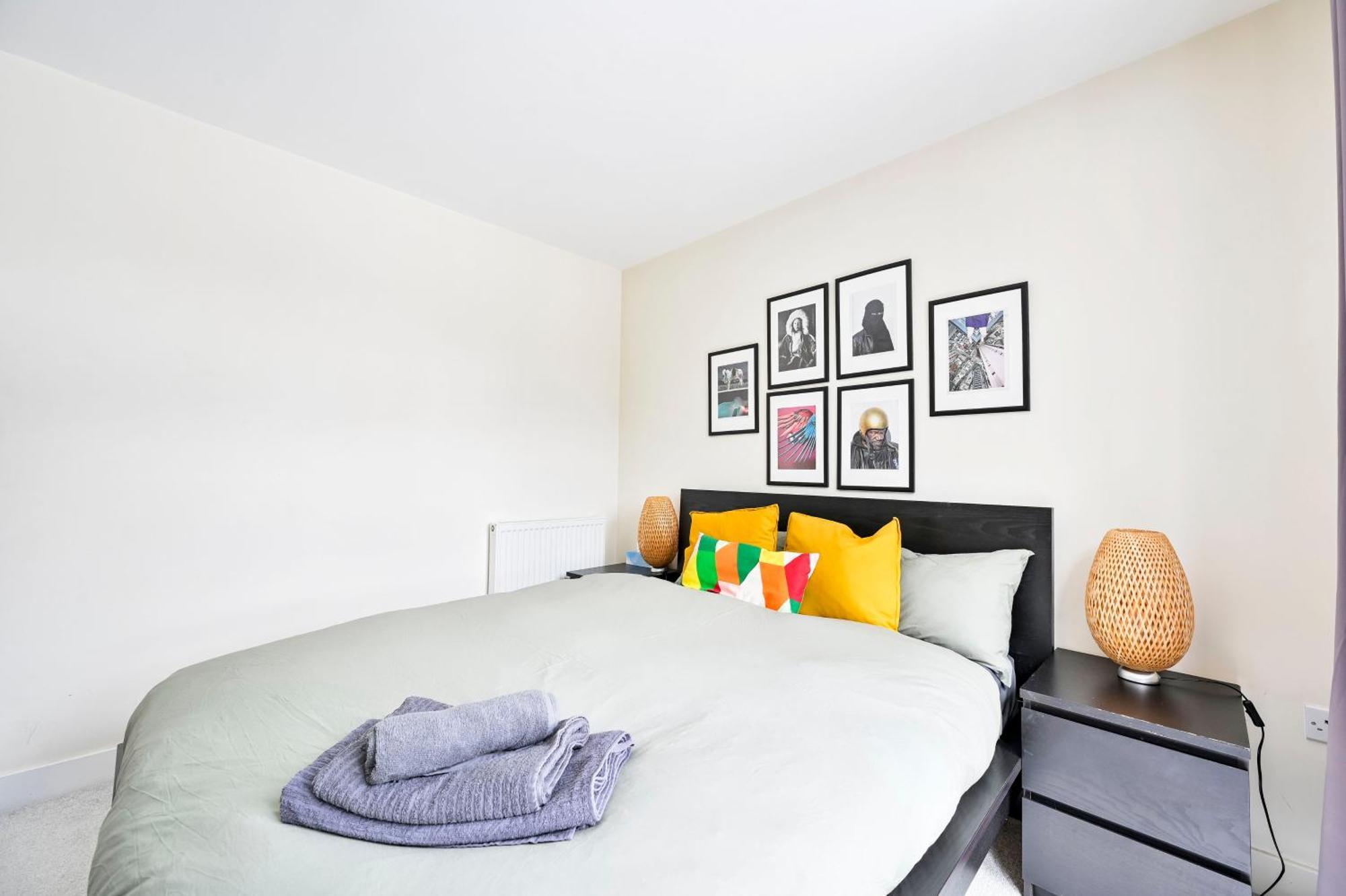 2 Bed Flat Next Old Street Tube Appartement