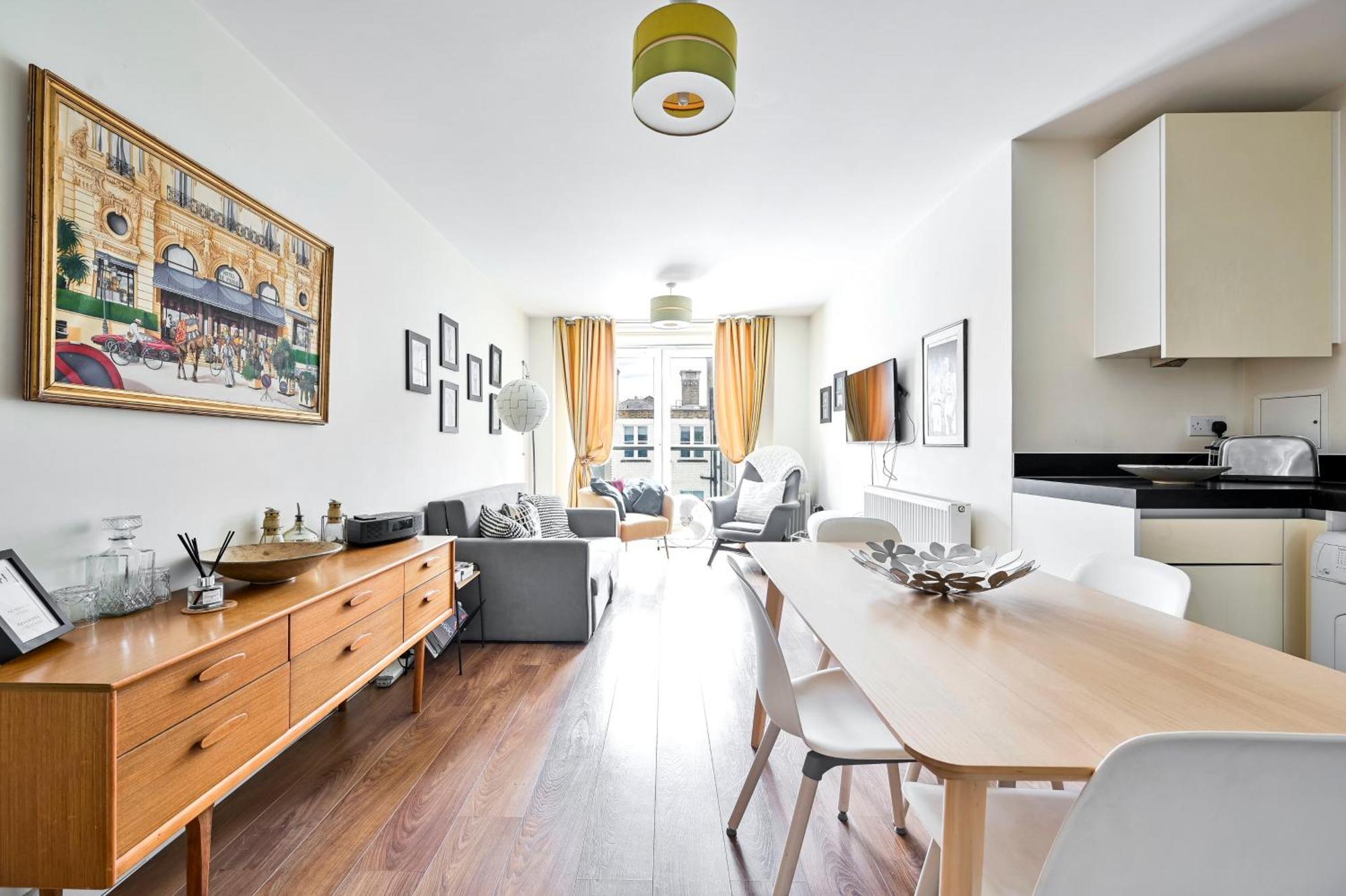 2 Bed Flat Next Old Street Tube *