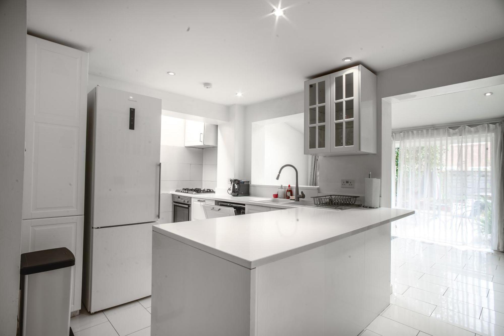 Shard View 3 Bed Entire Holiday home London
