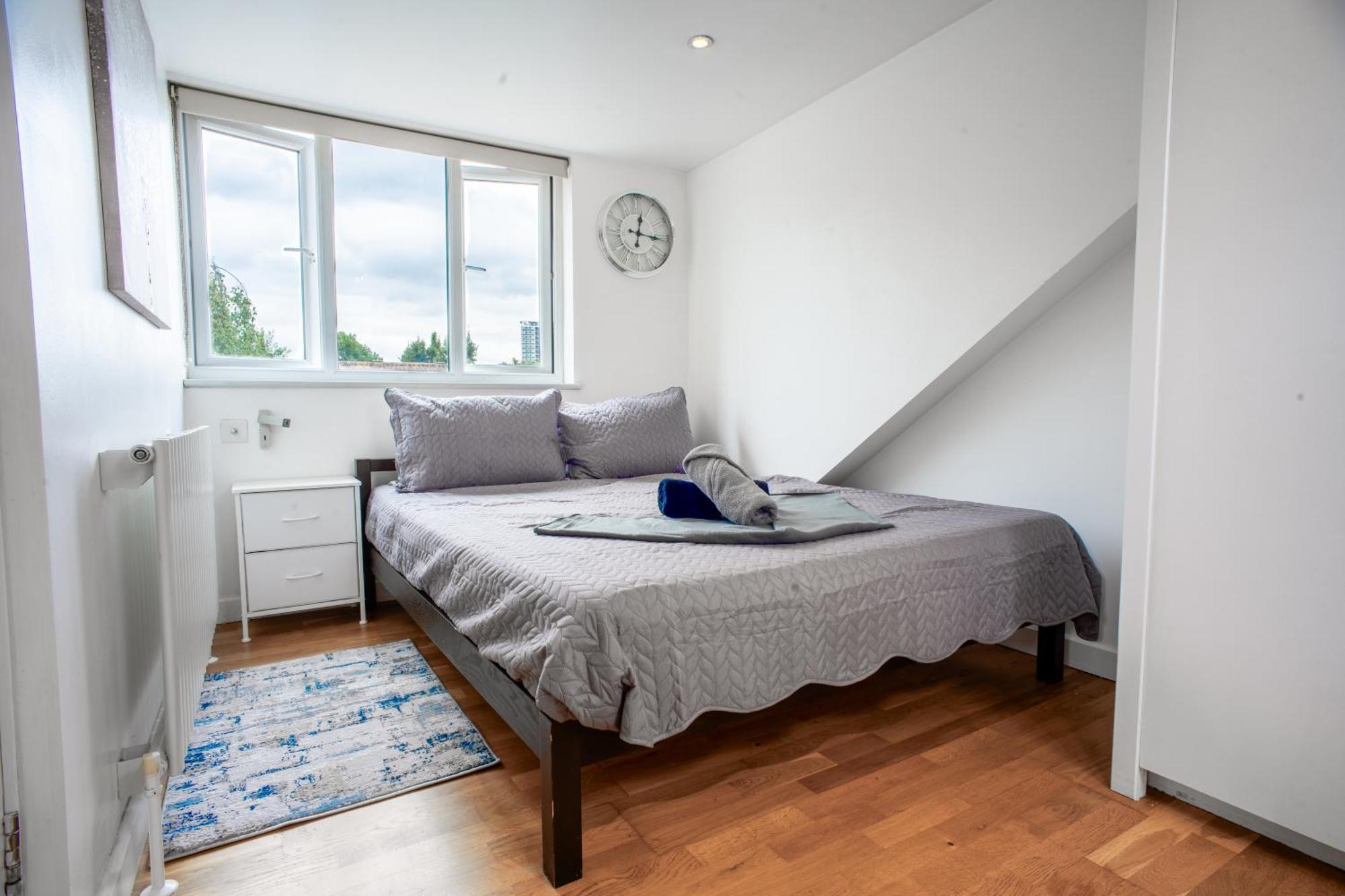 Shard View 3 Bed Entire London
