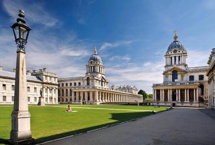 1 Dbl Bed Ground Floor Modern Oriental Flat Greenwich Park Apartment London