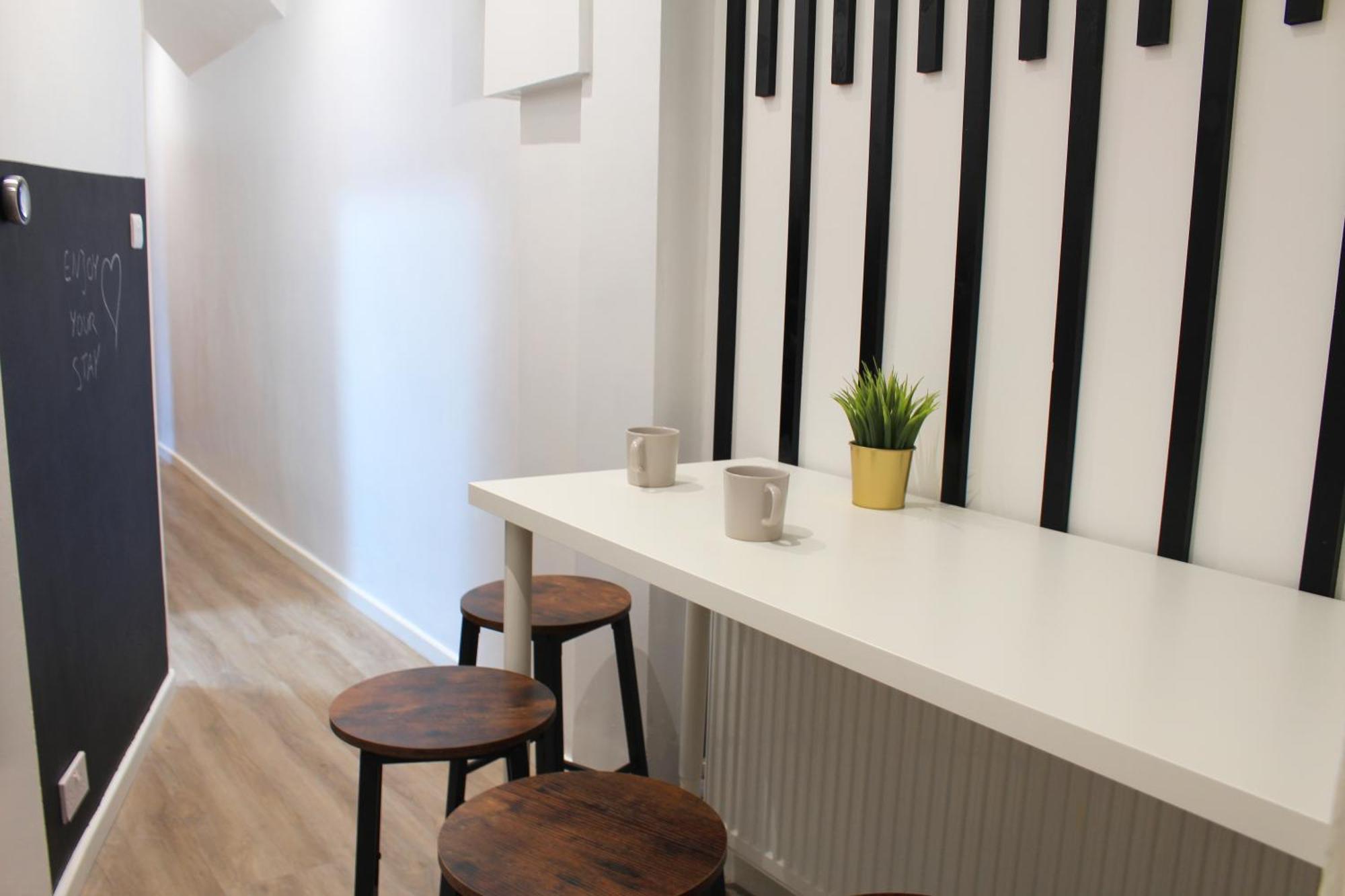 Modern Ground Floor Flat - 15 Min To Central London