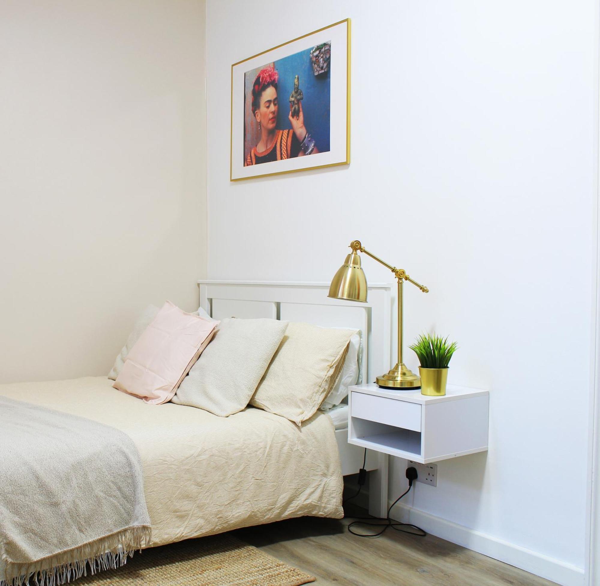 Modern Ground Floor Flat - 15 Min To Central London