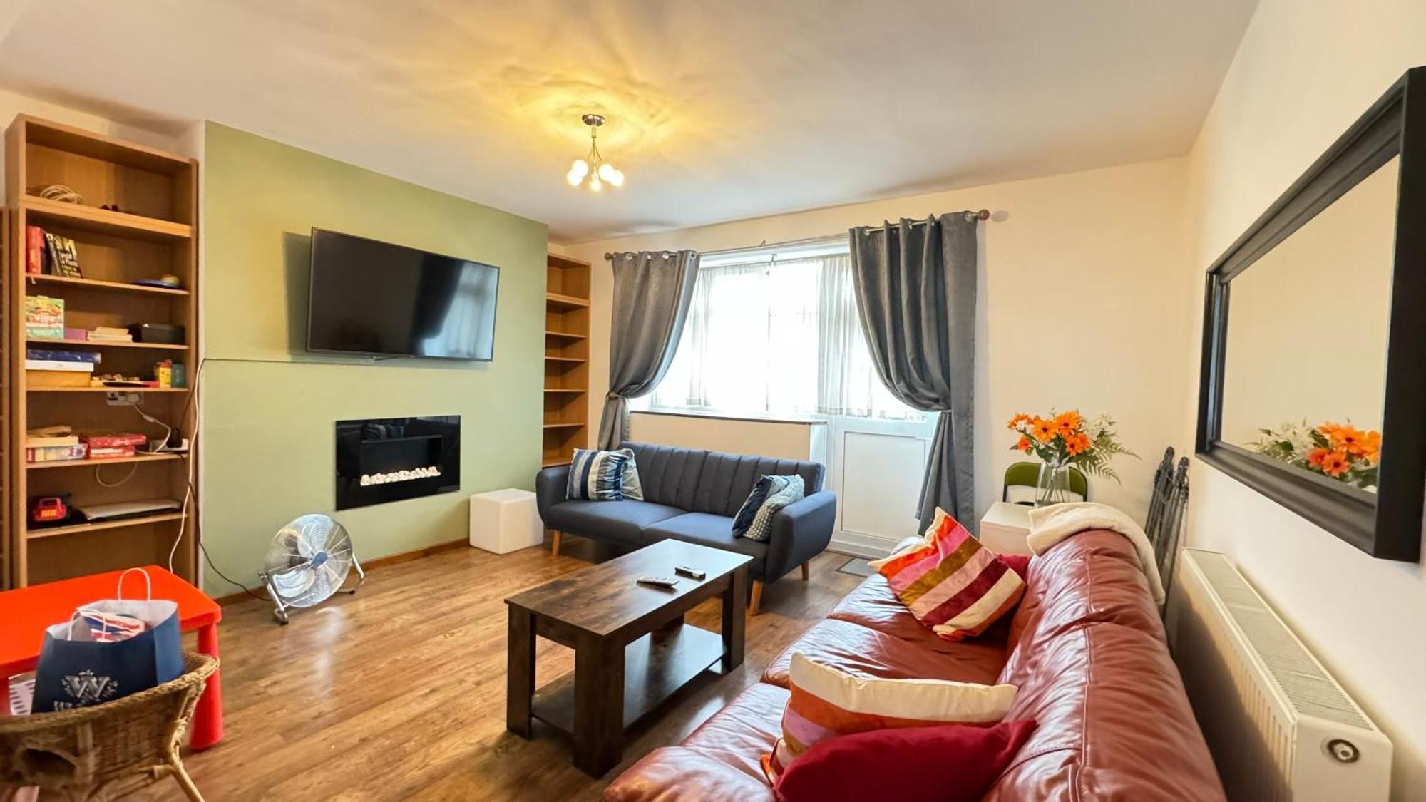 2 Bedrooms 2 Stations * Londres
