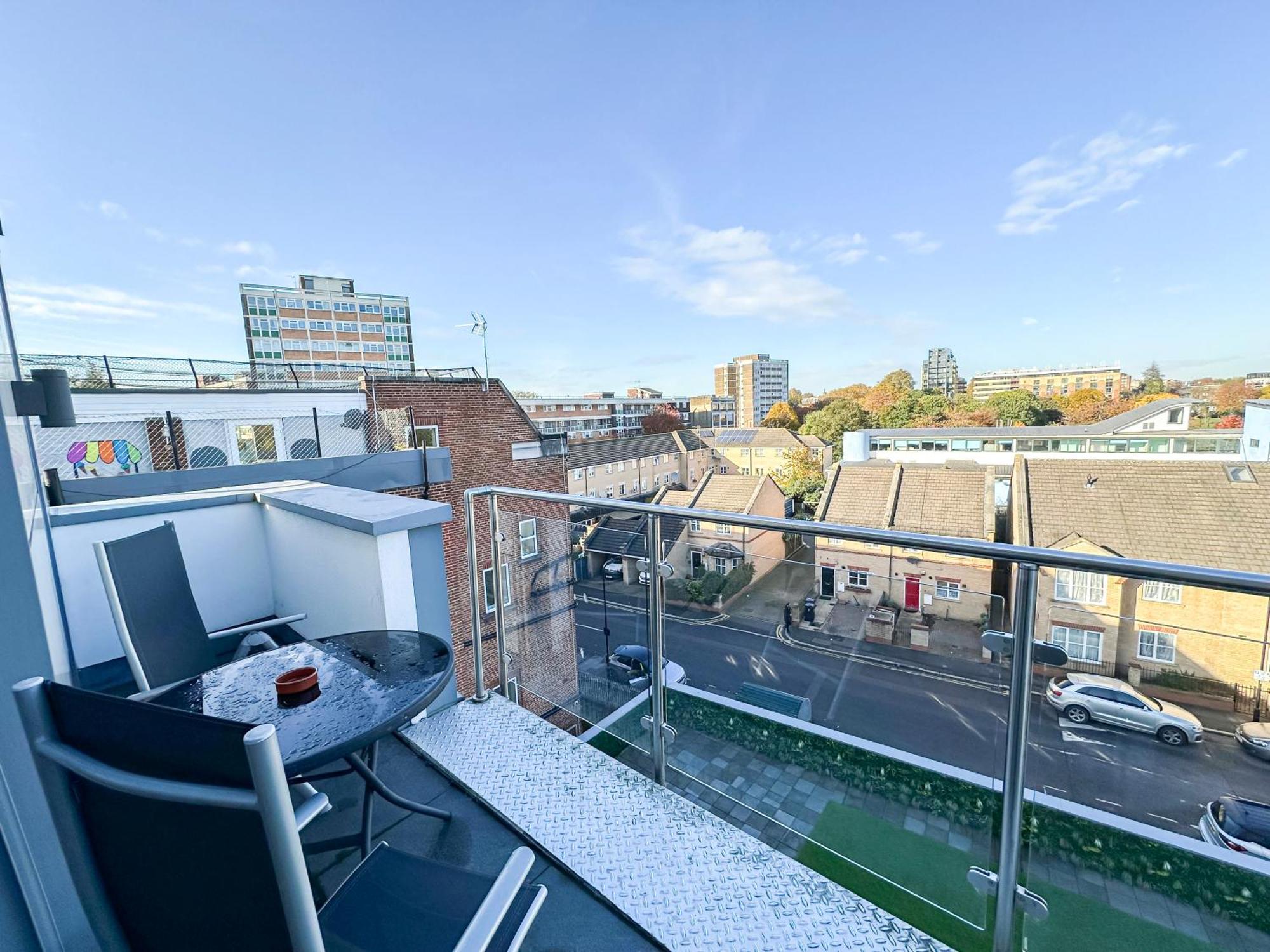 Contemporary With Private Terraces In Shoreditch, Hoxton, Islington * Londres